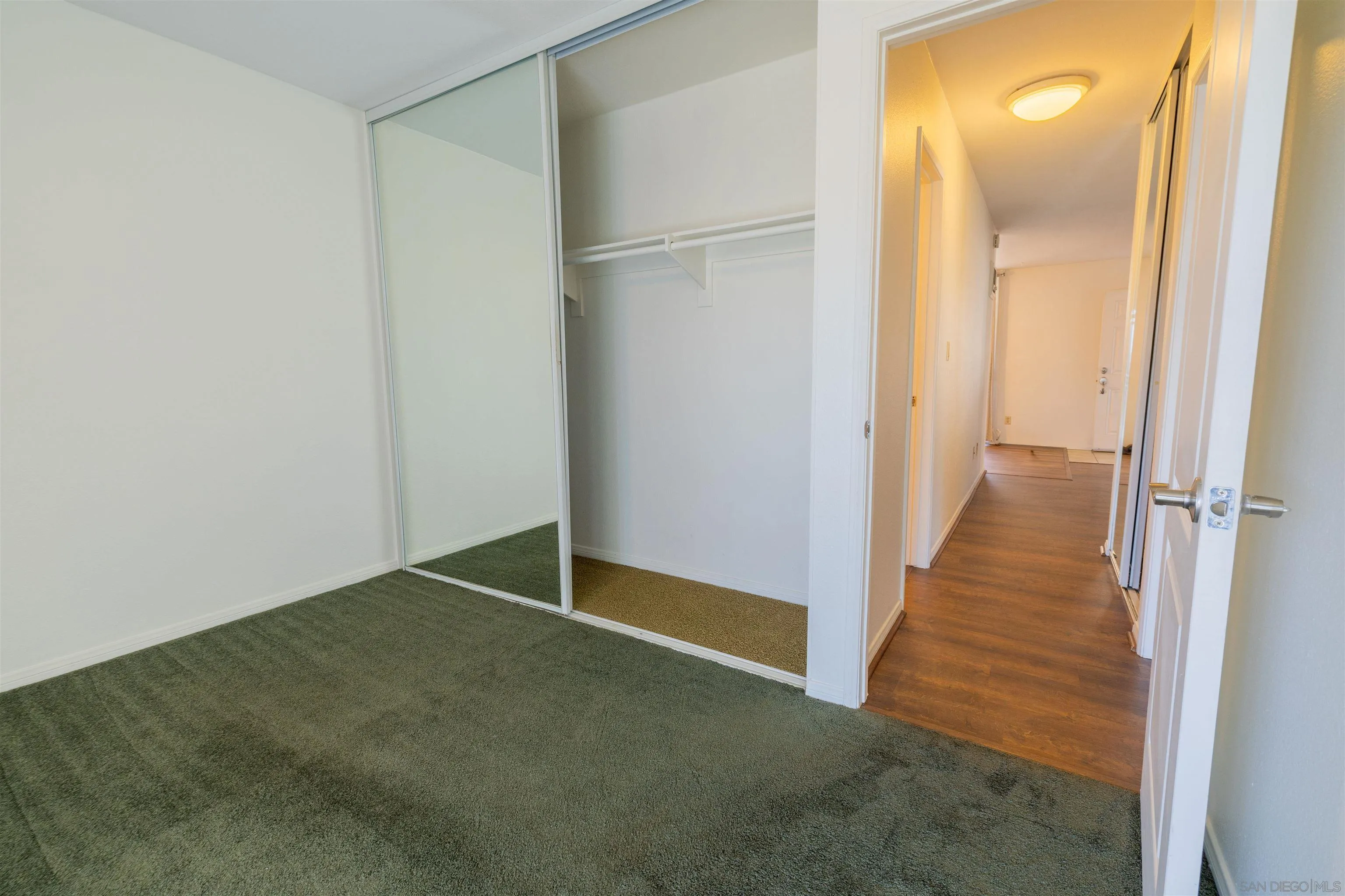 https://cdn.realtyfeed.com/cdn/127/260021923/b73dbcc2a6cd66ede223bb6002e697b2.webp