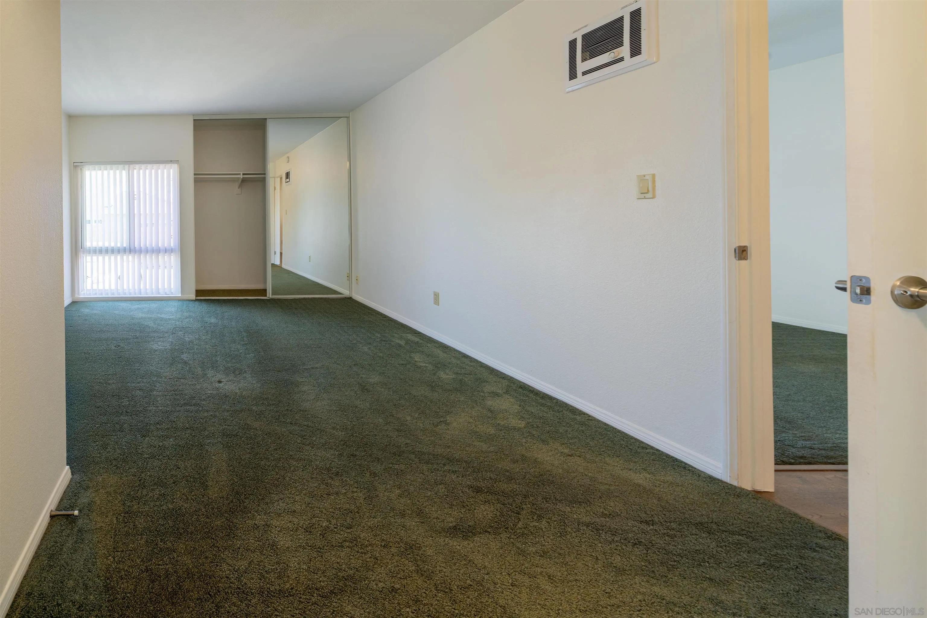 https://cdn.realtyfeed.com/cdn/127/260021923/b84dd5798736b4897e0f57a5e9ed69ed.webp