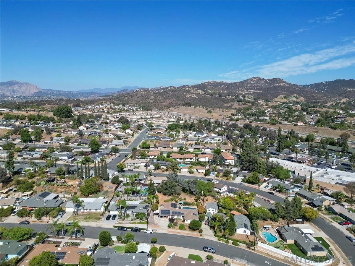 https://cdn.realtyfeed.com/cdn/127/260021924/0630a7ac123970d07ad41b7bdb550cf6.webp