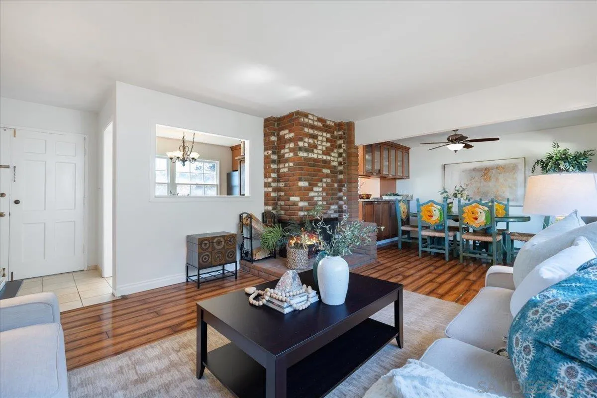 https://cdn.realtyfeed.com/cdn/127/260021924/0ec9e1c5280a6573fbf9ef533ab73d1e.webp