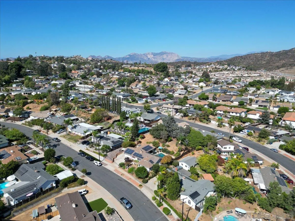 https://cdn.realtyfeed.com/cdn/127/260021924/42577aa6754689fcf15e5055f4bfac80.webp