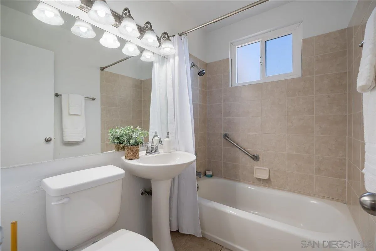 https://cdn.realtyfeed.com/cdn/127/260021924/e4490433eda2ec10207c1a4624250f44.webp