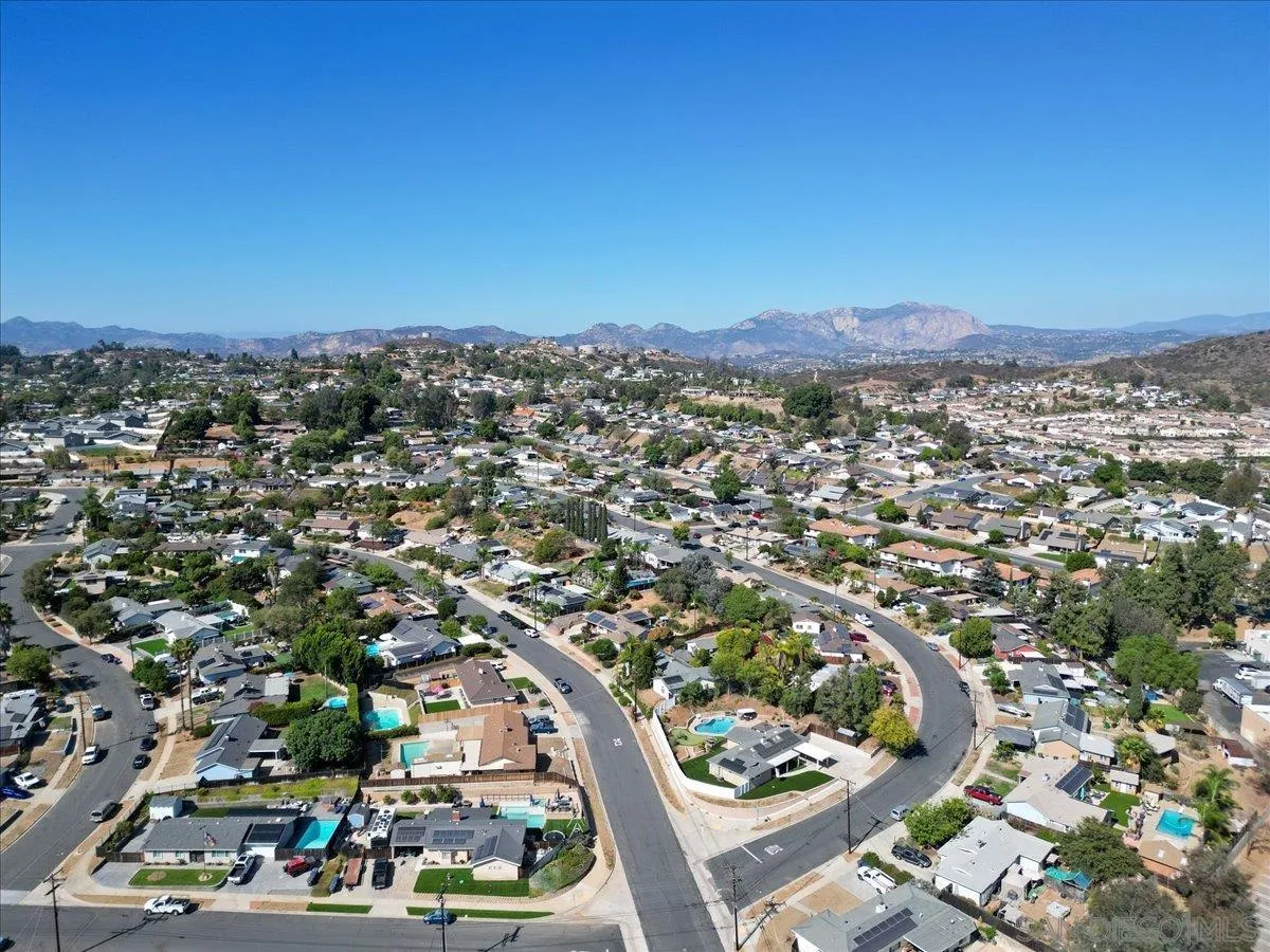 https://cdn.realtyfeed.com/cdn/127/260021924/f737e12345b0b1545886d172d92ae0c4.webp
