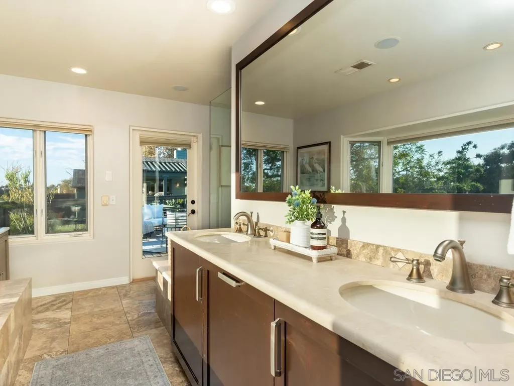 https://cdn.realtyfeed.com/cdn/127/260021936/44023f3da6c197f0b48f86b9f65f5b89.webp