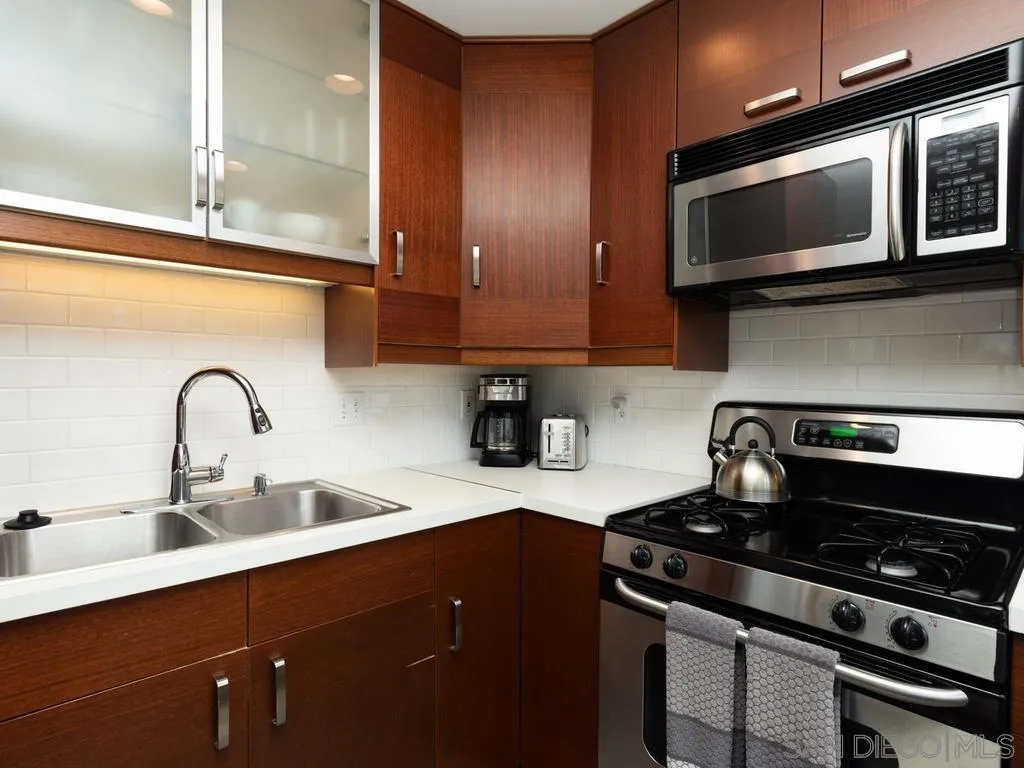 https://cdn.realtyfeed.com/cdn/127/260021936/46be7b1a2e2f8bb40b388186a89a5723.webp