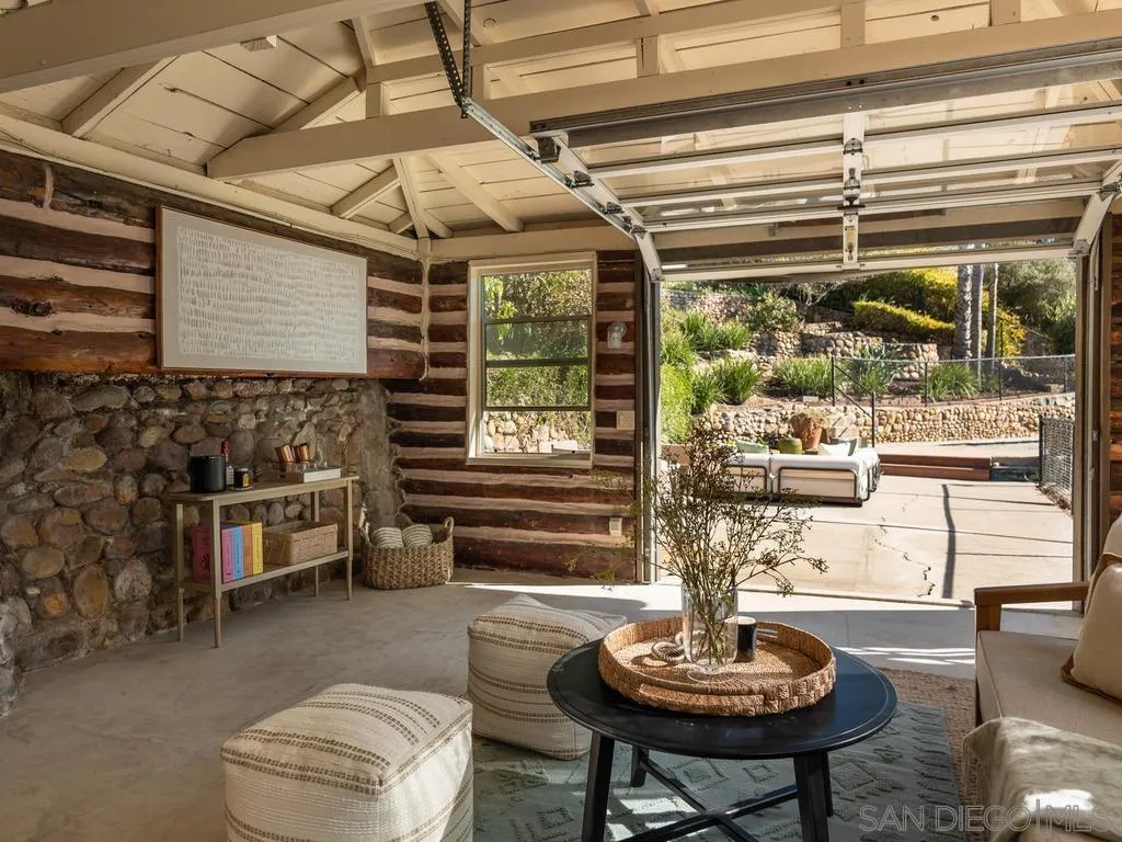 https://cdn.realtyfeed.com/cdn/127/260021936/7cb0878b4c67a13505bdb15708ac7025.webp
