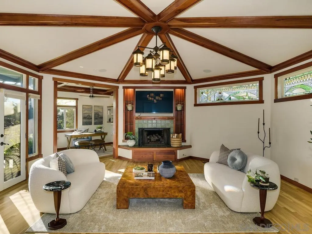 https://cdn.realtyfeed.com/cdn/127/260021936/811d57d677b731c04bf5efb48f680c10.webp