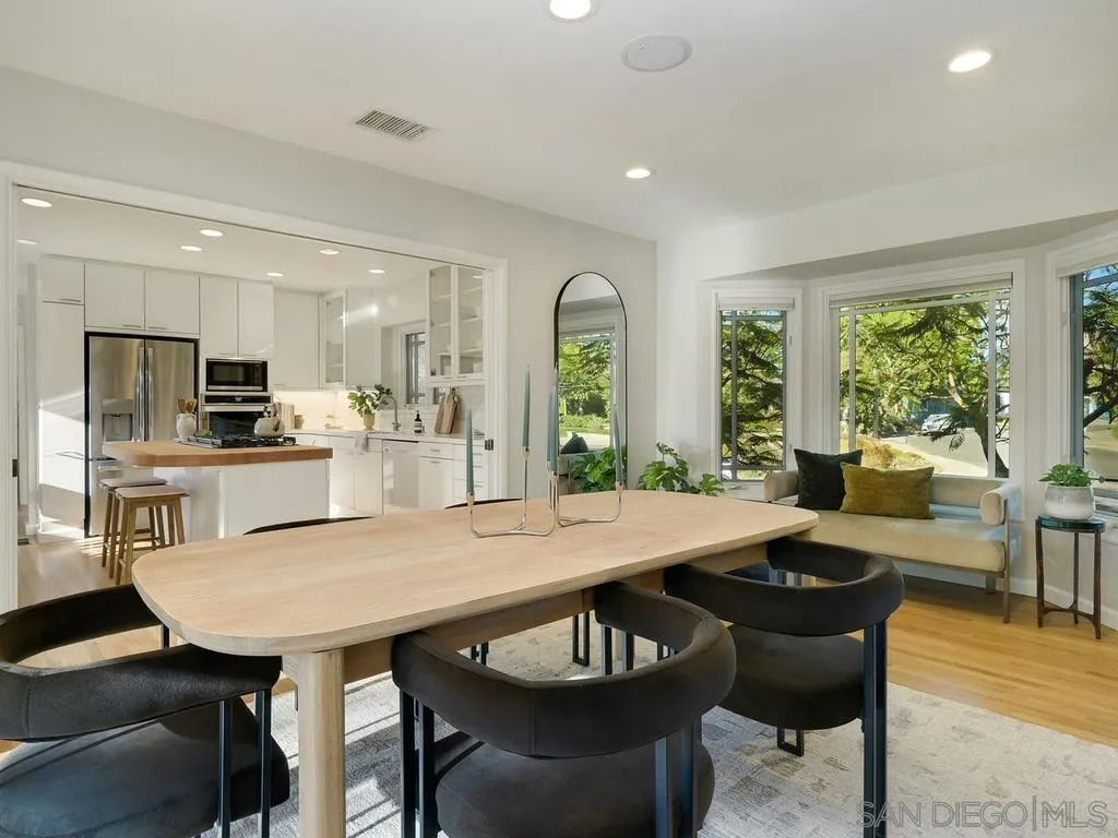 https://cdn.realtyfeed.com/cdn/127/260021936/d50af23dd79080960146ce083e48d24d.webp