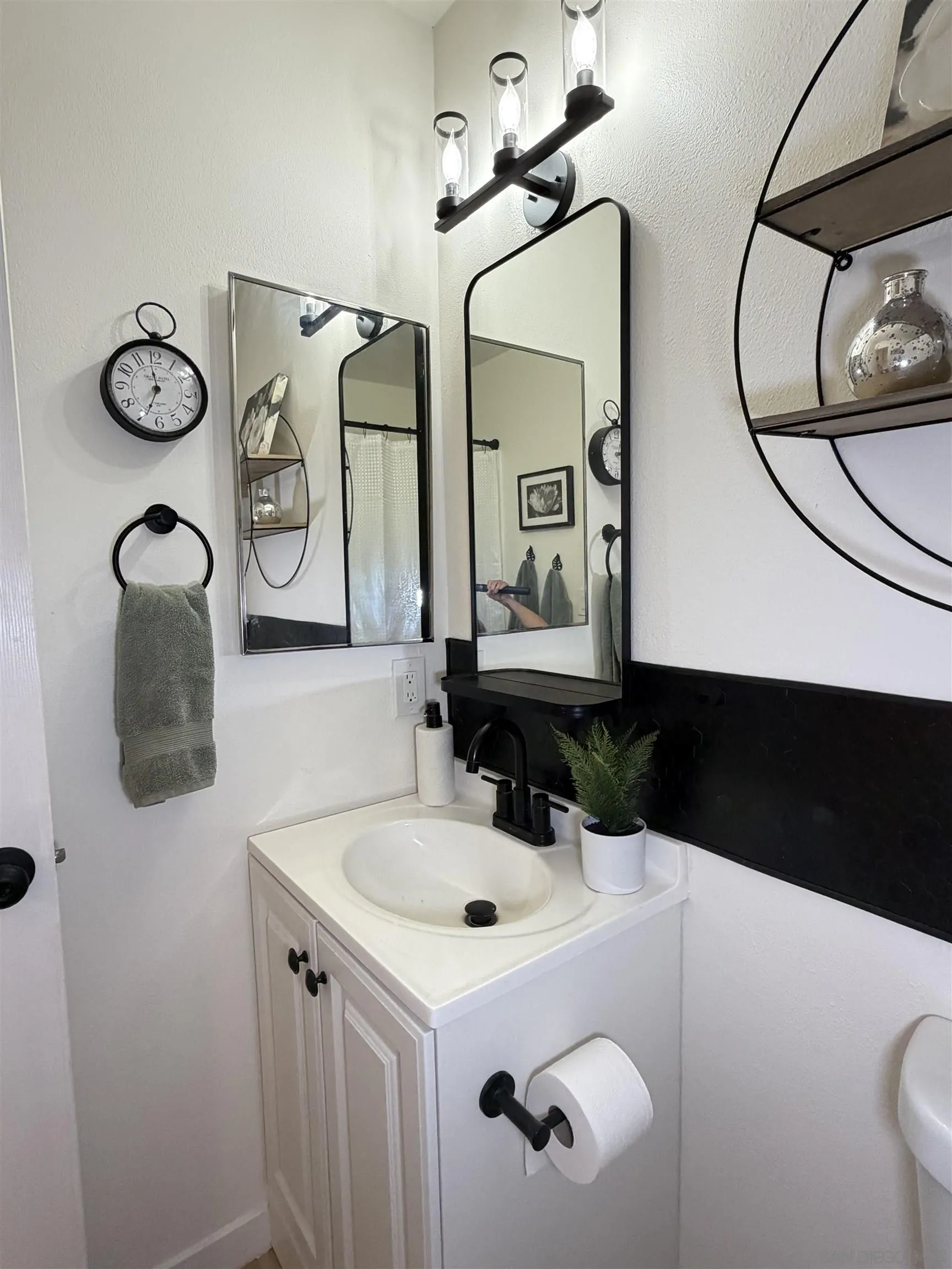 https://cdn.realtyfeed.com/cdn/127/260021939/fb8c1111c2af4ab42ad6e12877cf3089.webp