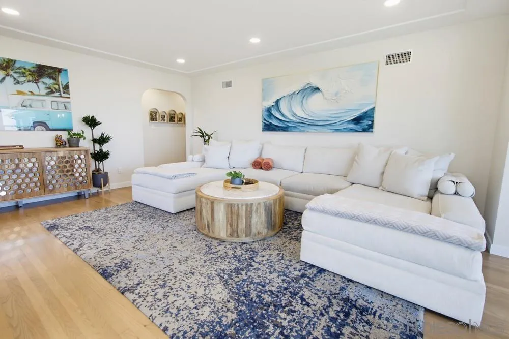 https://cdn.realtyfeed.com/cdn/127/260021953/2a29aced0b0ed7a1ec4e67ab1a93f7d6.webp
