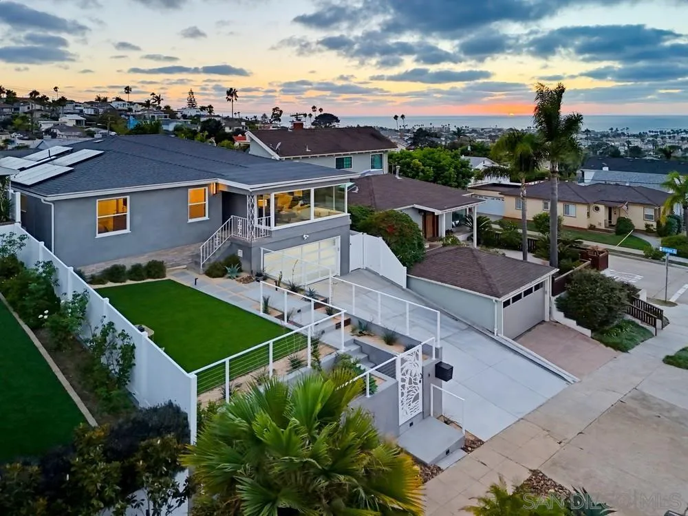 https://cdn.realtyfeed.com/cdn/127/260021953/64d574cc702f4da136ac3c2a123be1c2.webp