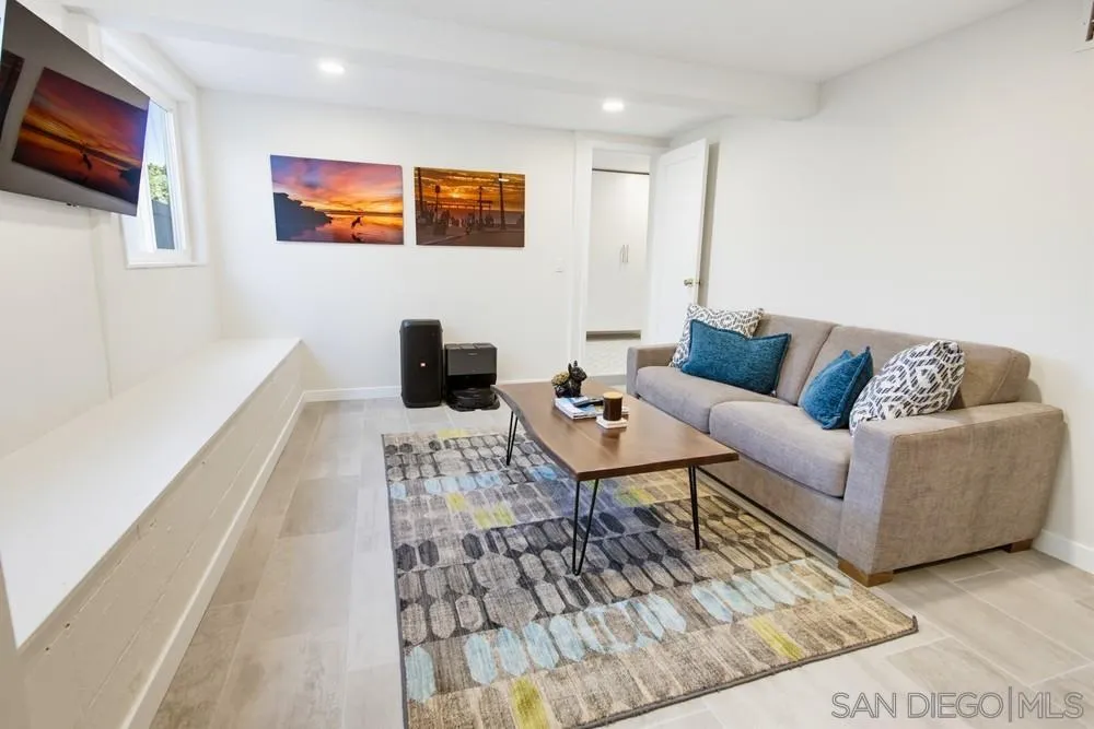 https://cdn.realtyfeed.com/cdn/127/260021953/b7c5587bcda118826e6fd786c5cad649.webp