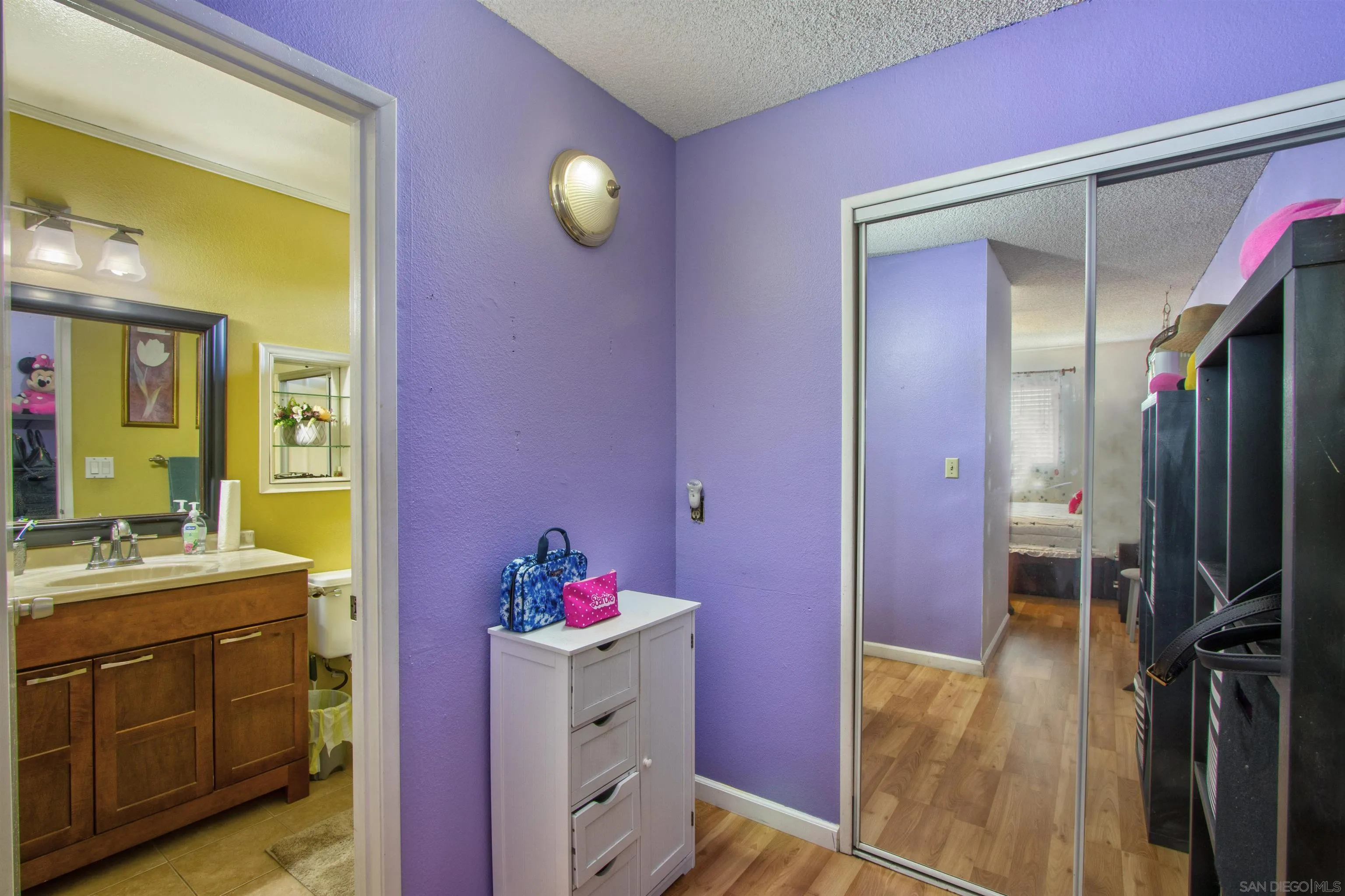 https://cdn.realtyfeed.com/cdn/127/260021967/4bd7e00026488585c488b285f7ce81e4.webp