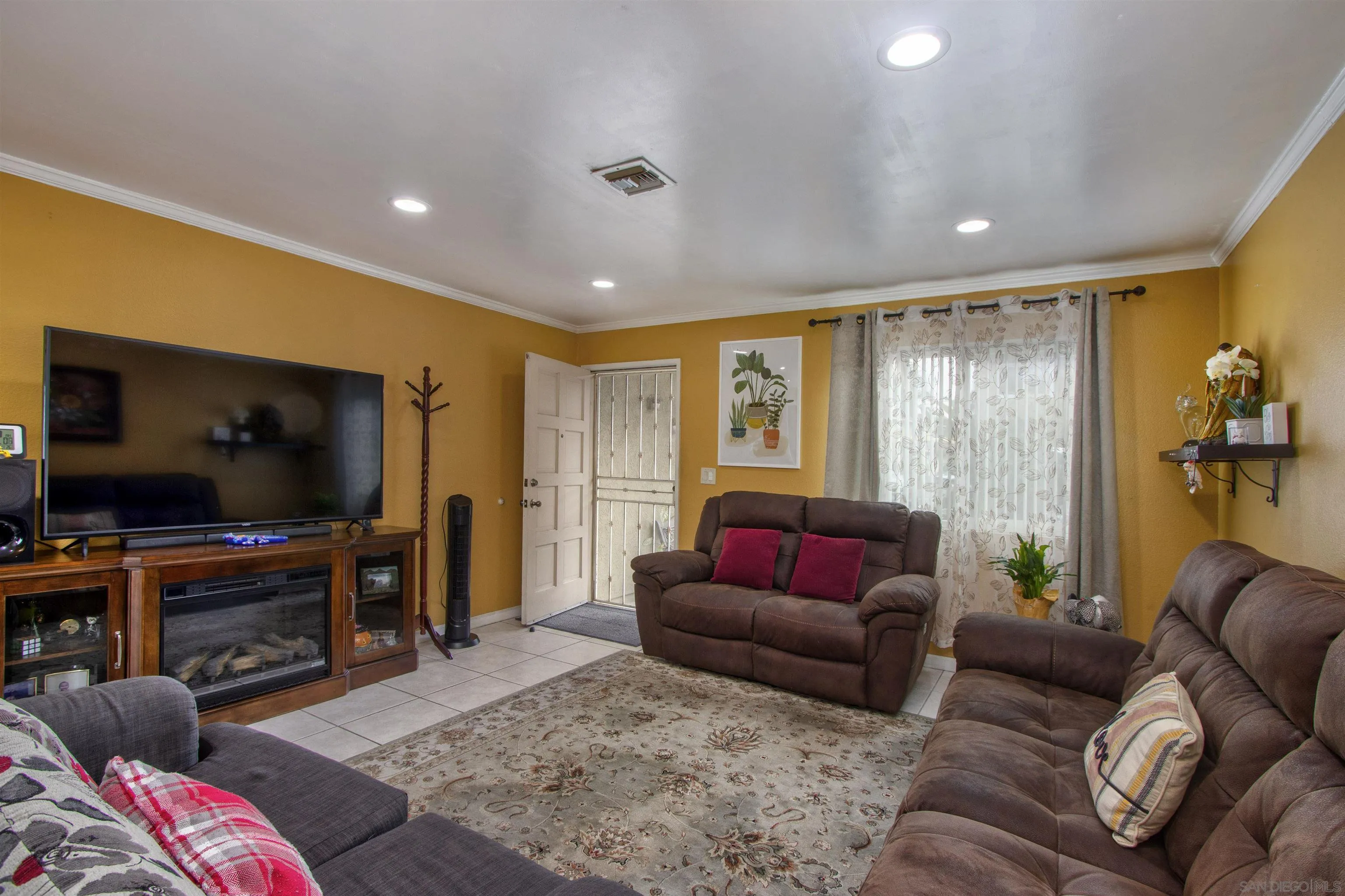 828 Hollister Unit A, San Diego, CA 92154 - Photo 5 of 25, San Diego, CA