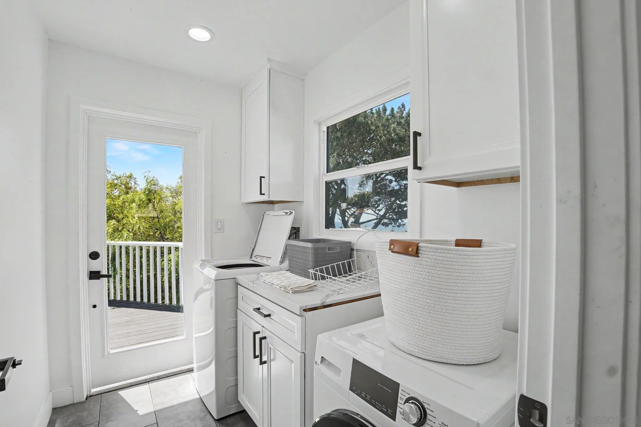 https://cdn.realtyfeed.com/cdn/127/260021976/085052f9f677eccf46cdb0c78c3ee9c1.webp