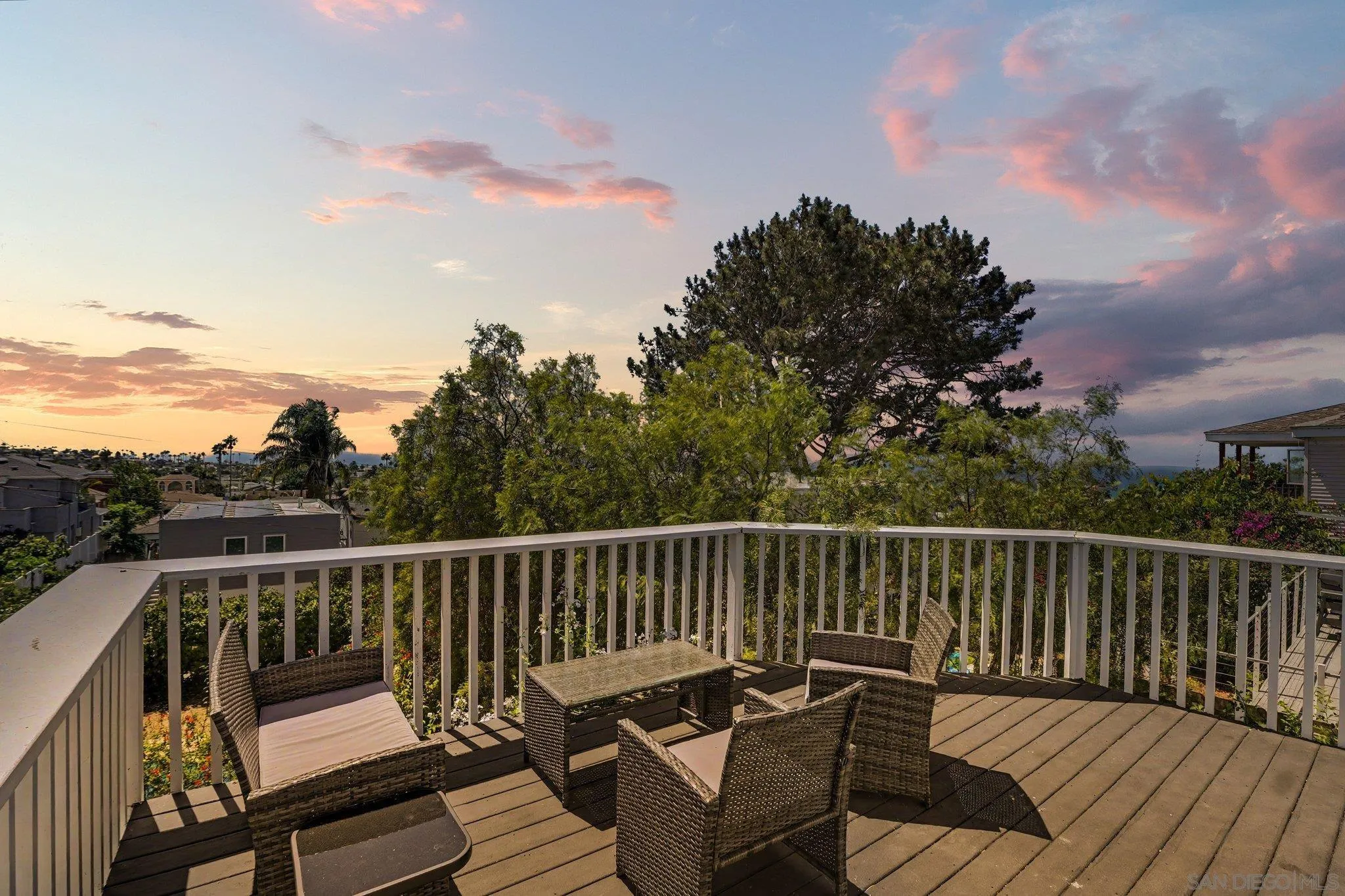 https://cdn.realtyfeed.com/cdn/127/260021976/204028065065ba46144daa5c5ef572b8.webp