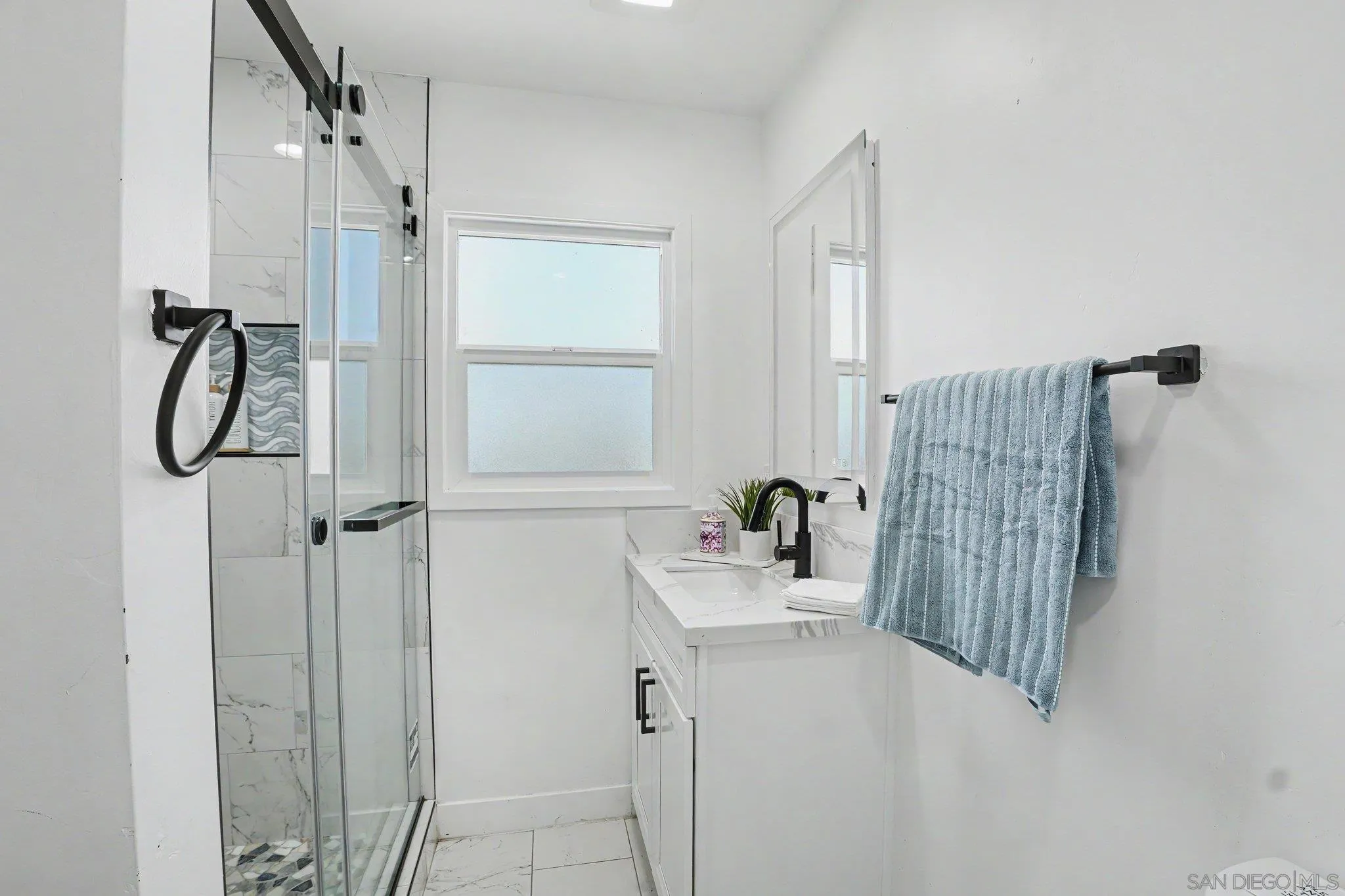 https://cdn.realtyfeed.com/cdn/127/260021976/87906dd3420bd38d86a8e1efcaaacbe7.webp