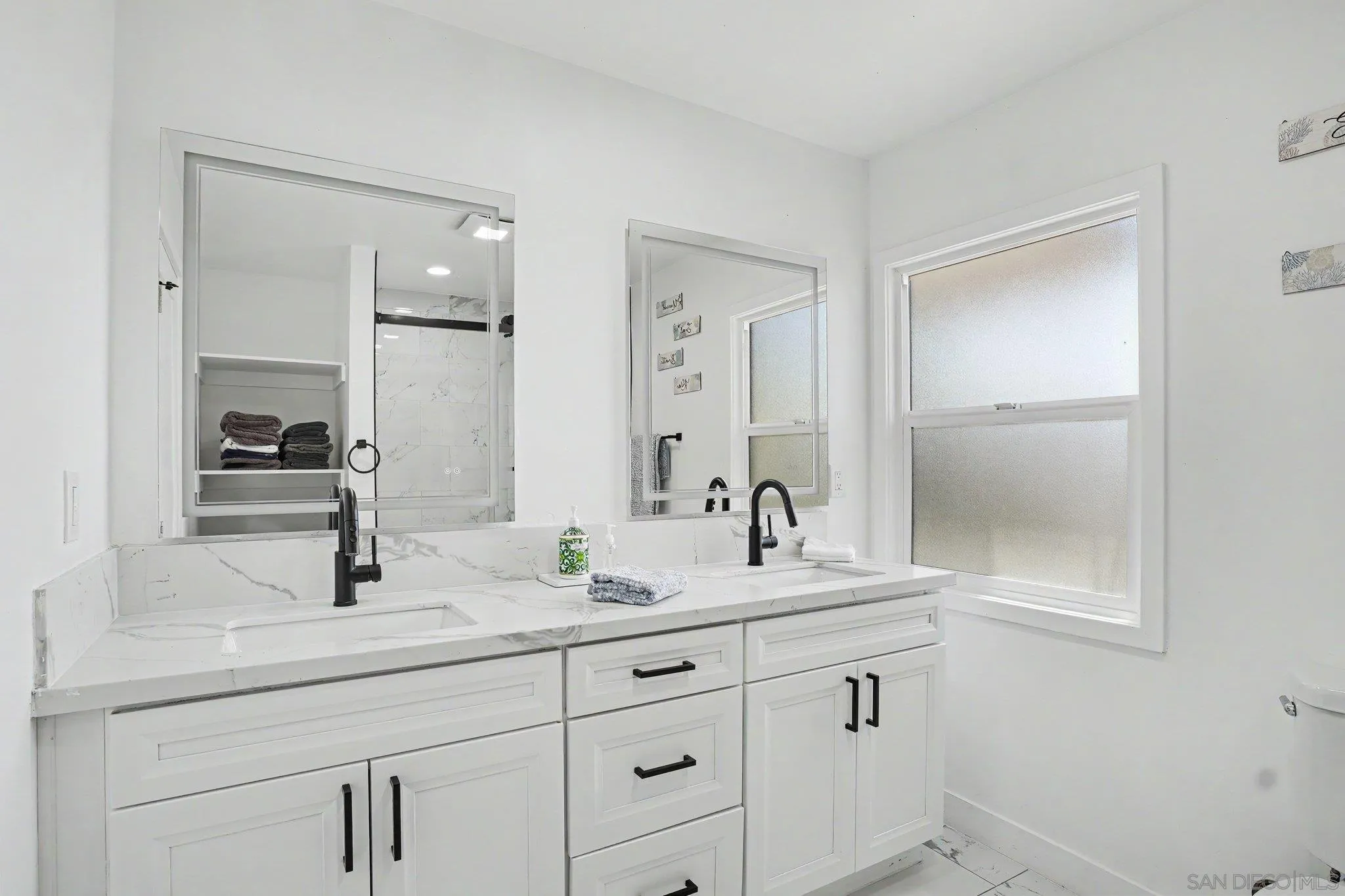 https://cdn.realtyfeed.com/cdn/127/260021976/b274a9d3b238bbabf949b3f27b2303b9.webp