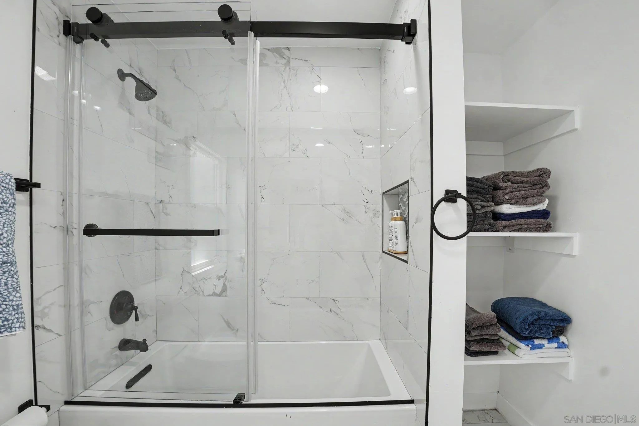 https://cdn.realtyfeed.com/cdn/127/260021976/ca023ef0b0ef67c0e323fe21000e180b.webp