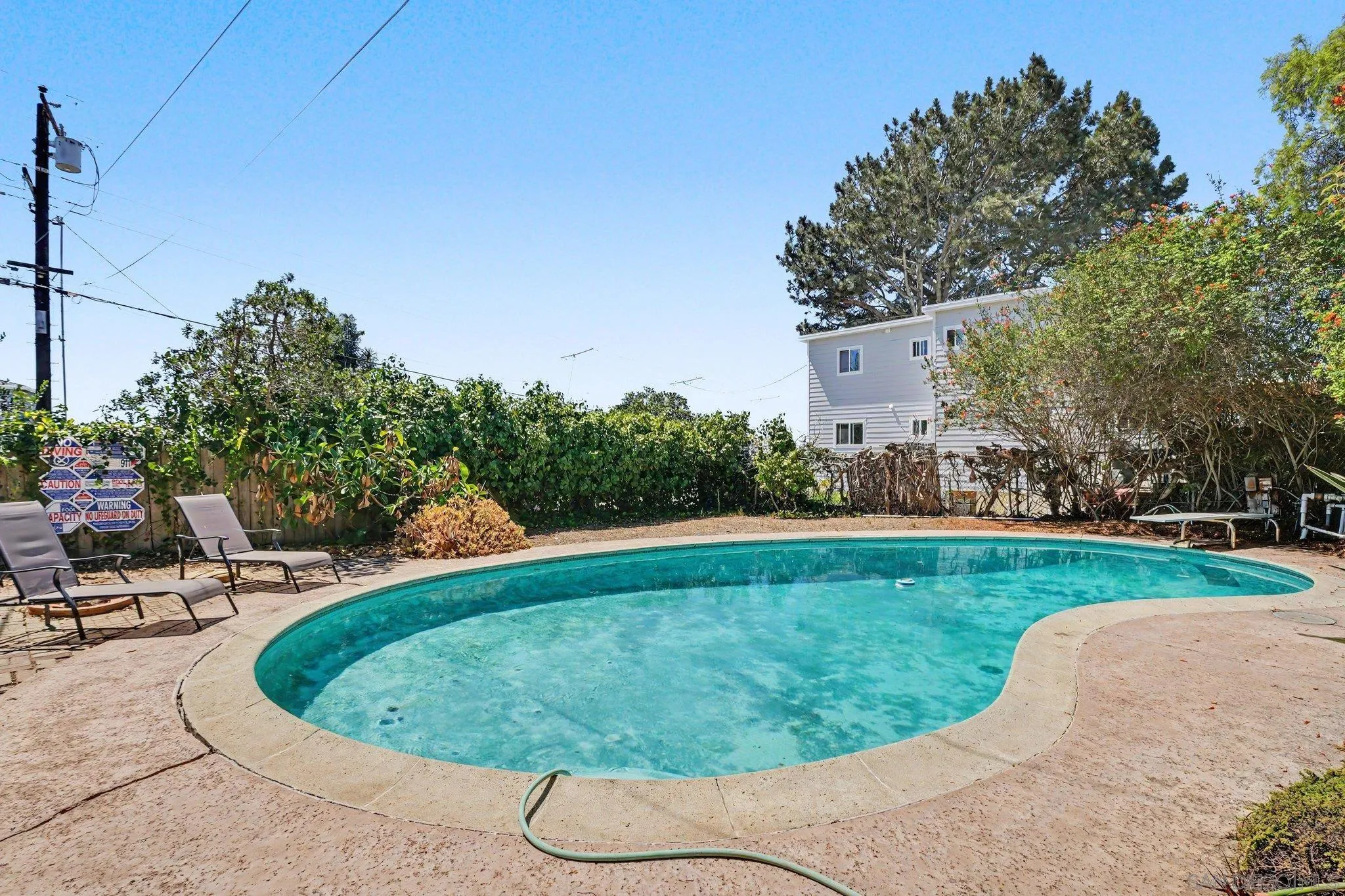 https://cdn.realtyfeed.com/cdn/127/260021976/e98c11a12acfe6a1cc48a238e53b8d5d.webp