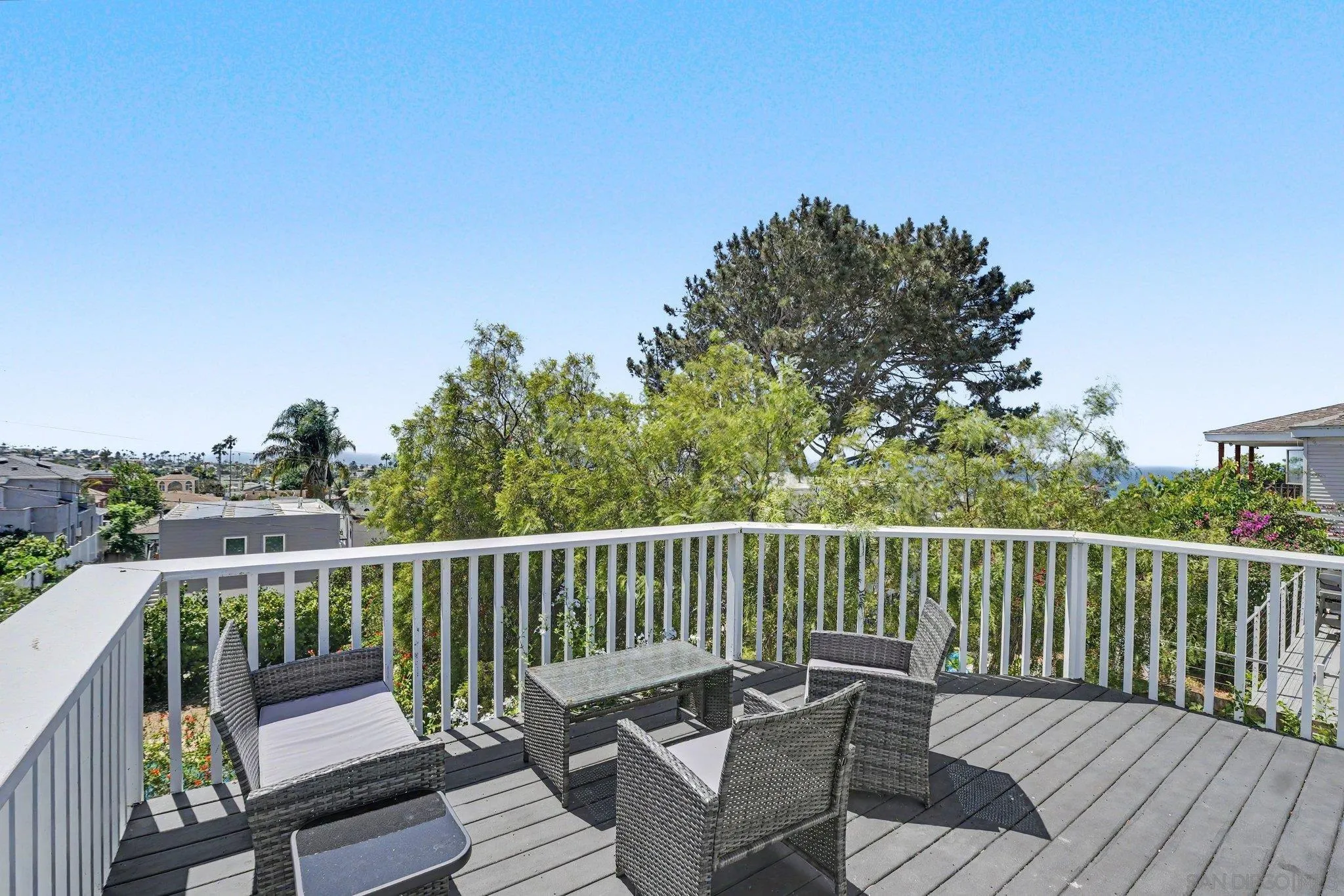 https://cdn.realtyfeed.com/cdn/127/260021976/fe7adff18325c50d650e934f85797e34.webp
