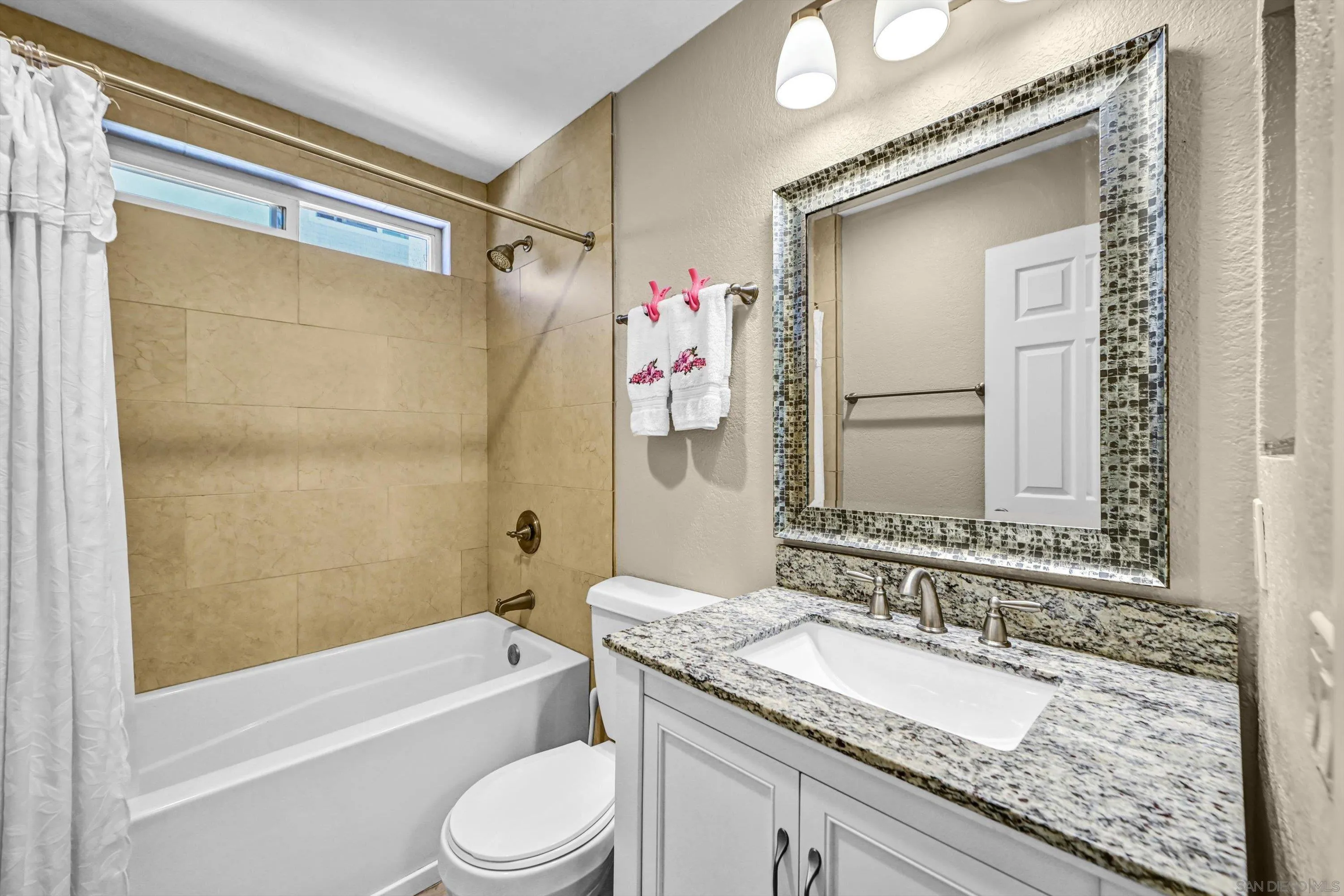 https://cdn.realtyfeed.com/cdn/127/260021980/0246d18fa27f2fe32bf81ae77ce0c828.webp