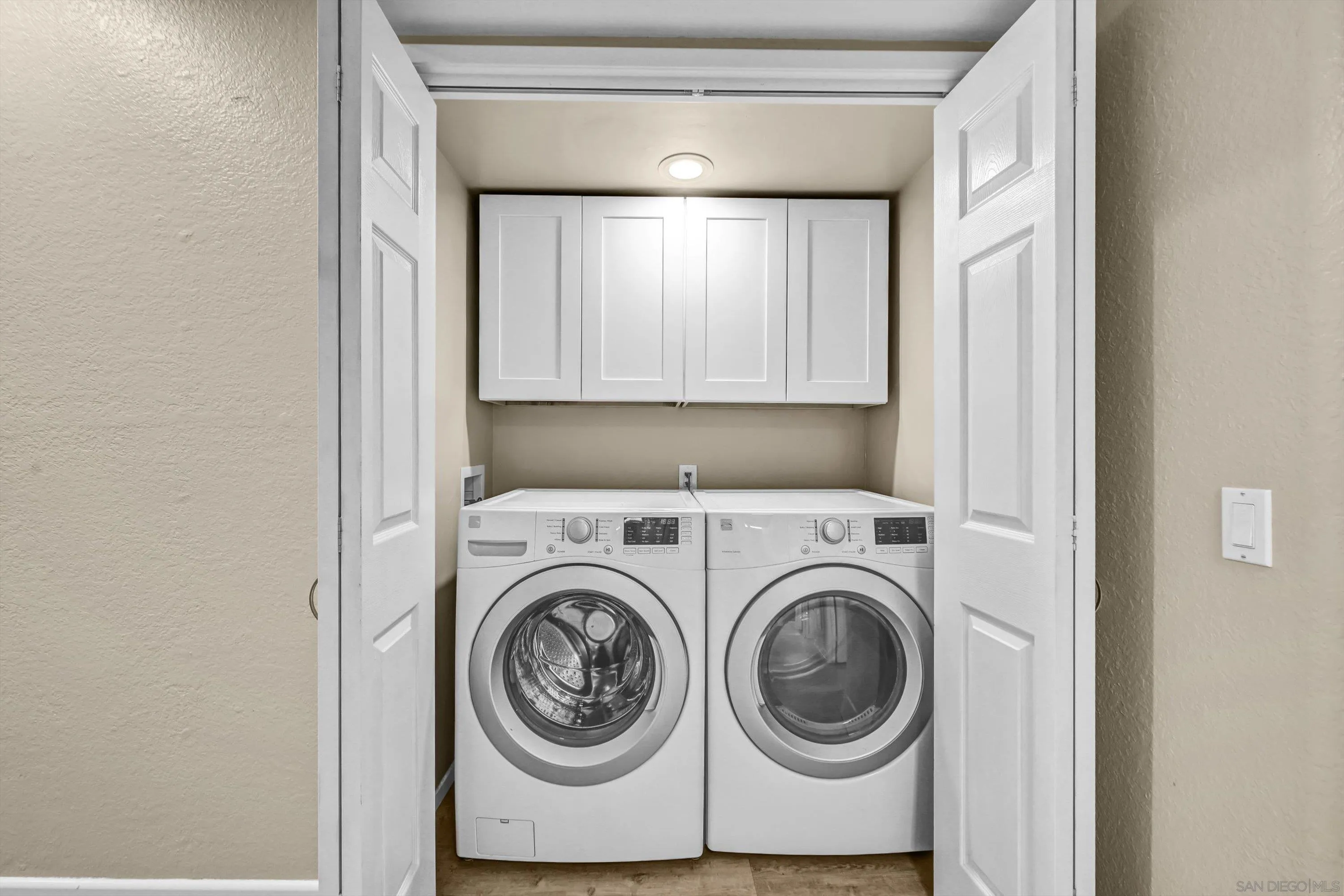https://cdn.realtyfeed.com/cdn/127/260021980/7bef9ed8b09069c5effd89814bdf676c.webp