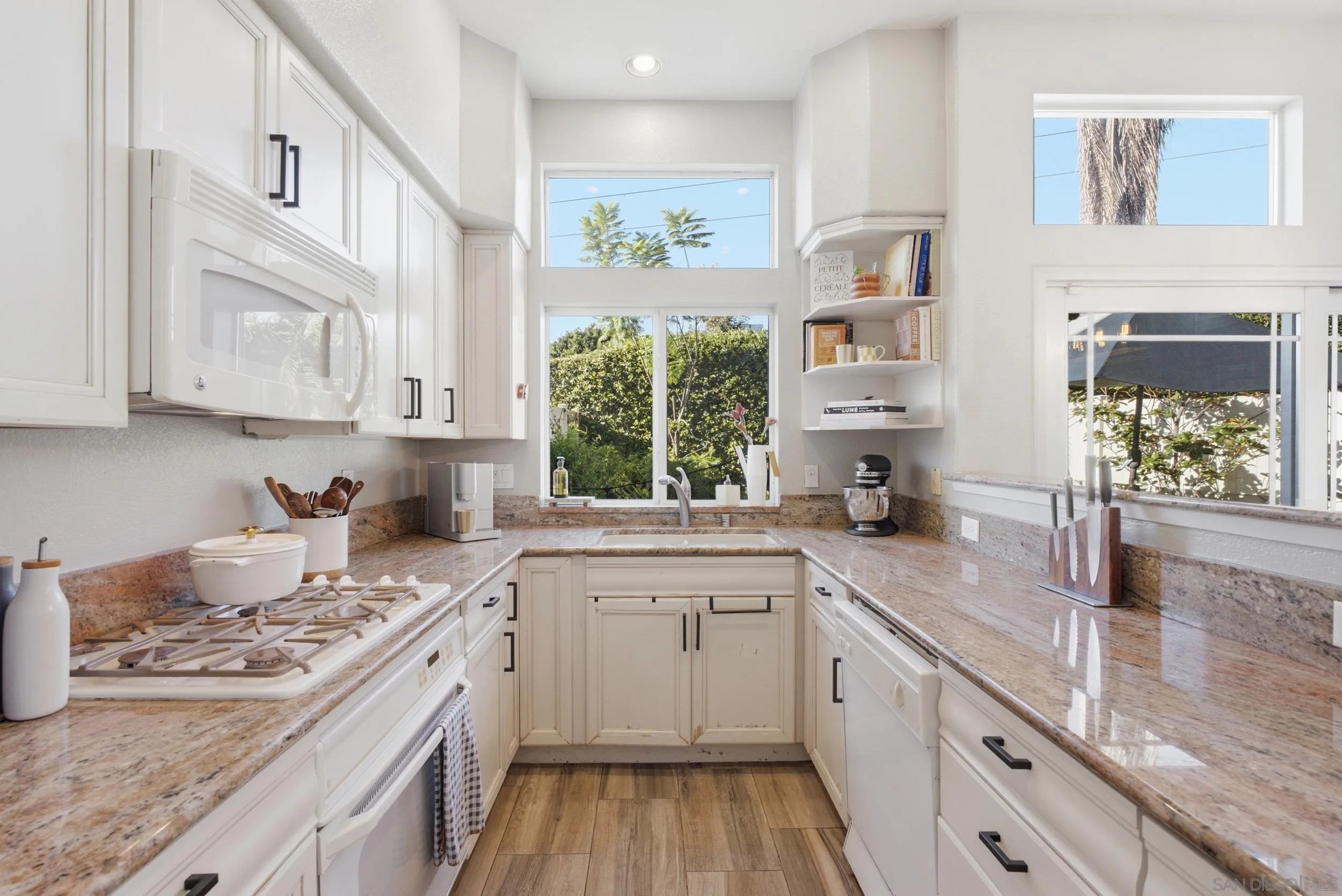 https://cdn.realtyfeed.com/cdn/127/260021981/62663174ce3dd858c6e58c5f122d254e.webp