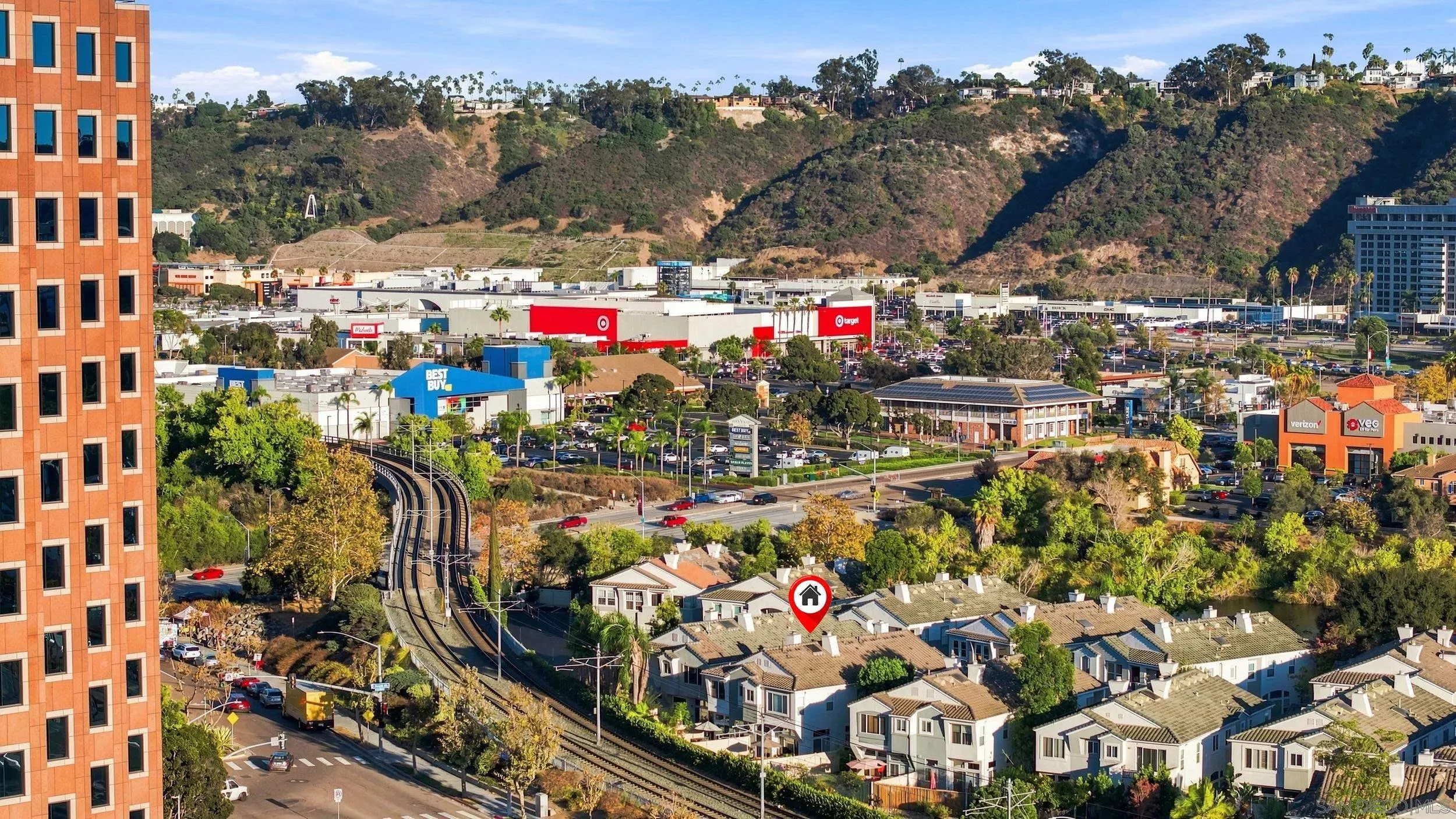 https://cdn.realtyfeed.com/cdn/127/260021981/6938cd50424bf3276aca9dbf2297c5d0.webp