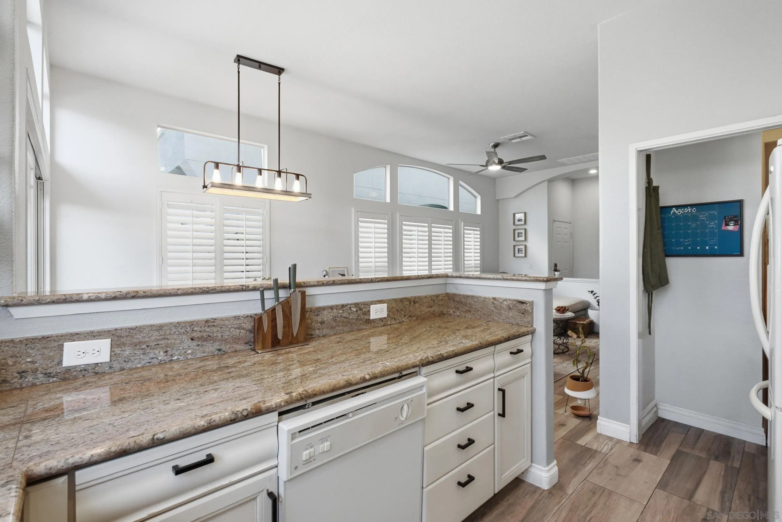 https://cdn.realtyfeed.com/cdn/127/260021981/76237dc931396243c9b1b0e7dd6648f5.webp