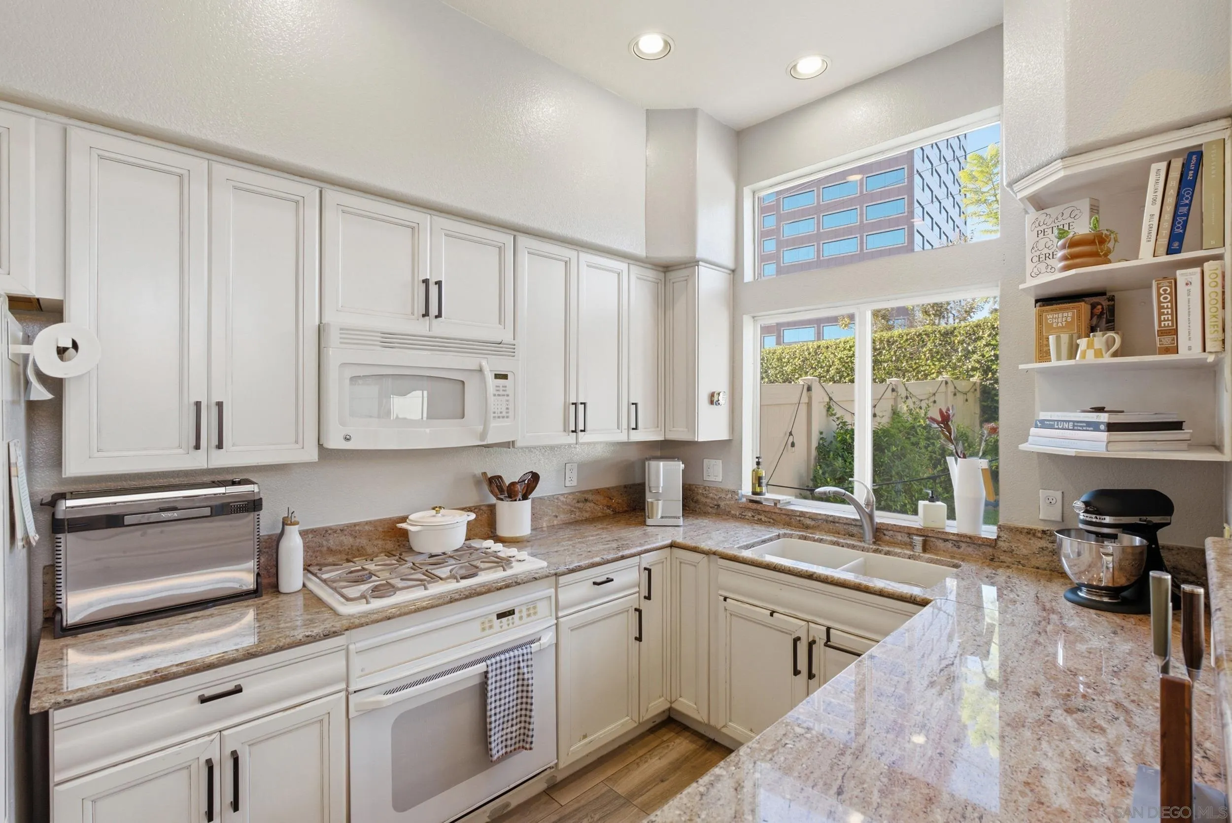 https://cdn.realtyfeed.com/cdn/127/260021981/a51b93789417b922d5fc1d687d06f05c.webp