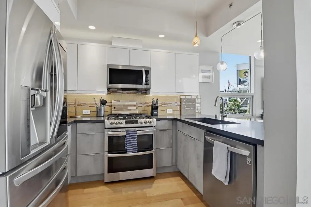 321 10th Unit 512, San Diego, CA 92101 - Photo 4 of 34, San Diego, CA
