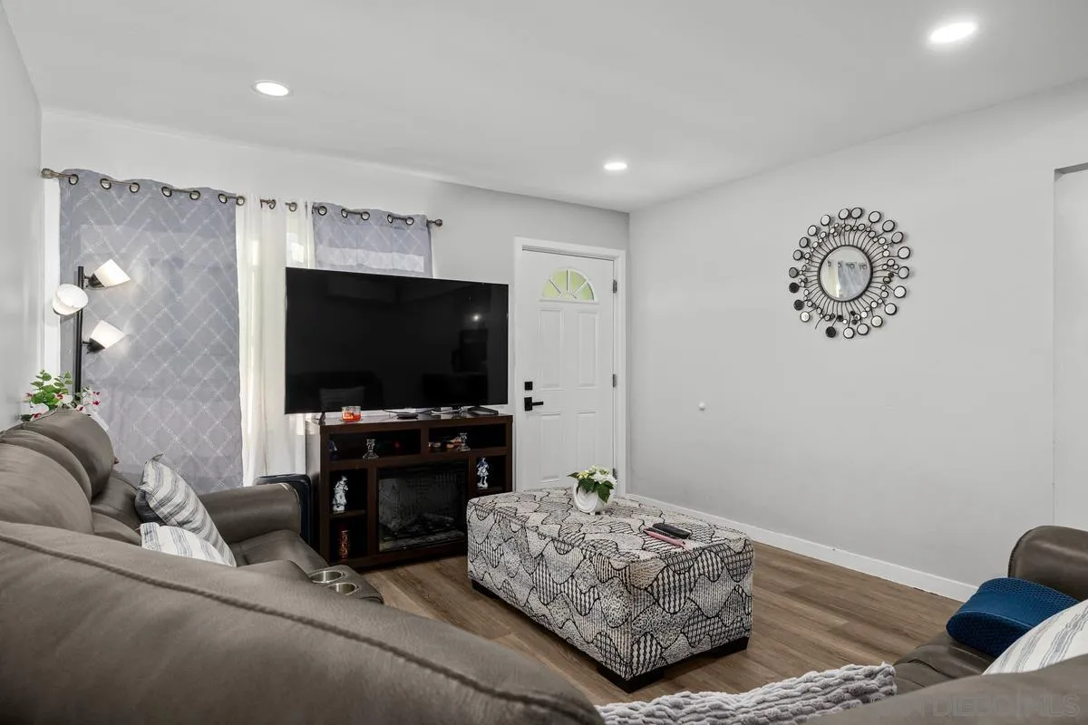 215 N R, National City, CA 91950 - Photo 5 of 31, National City, CA