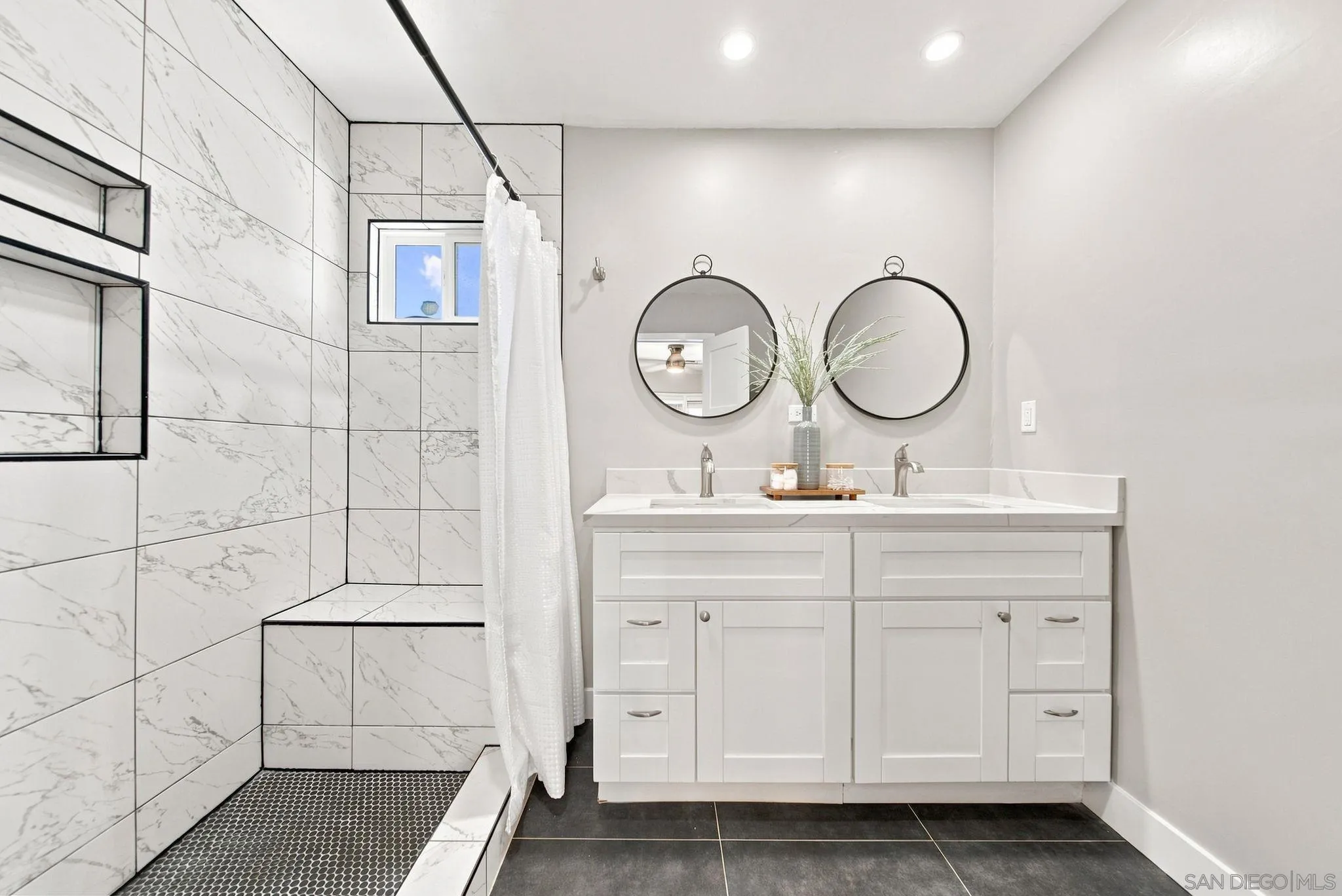 https://cdn.realtyfeed.com/cdn/127/260021994/51bb1739e65552bf9d811cf7d77bde6f.webp