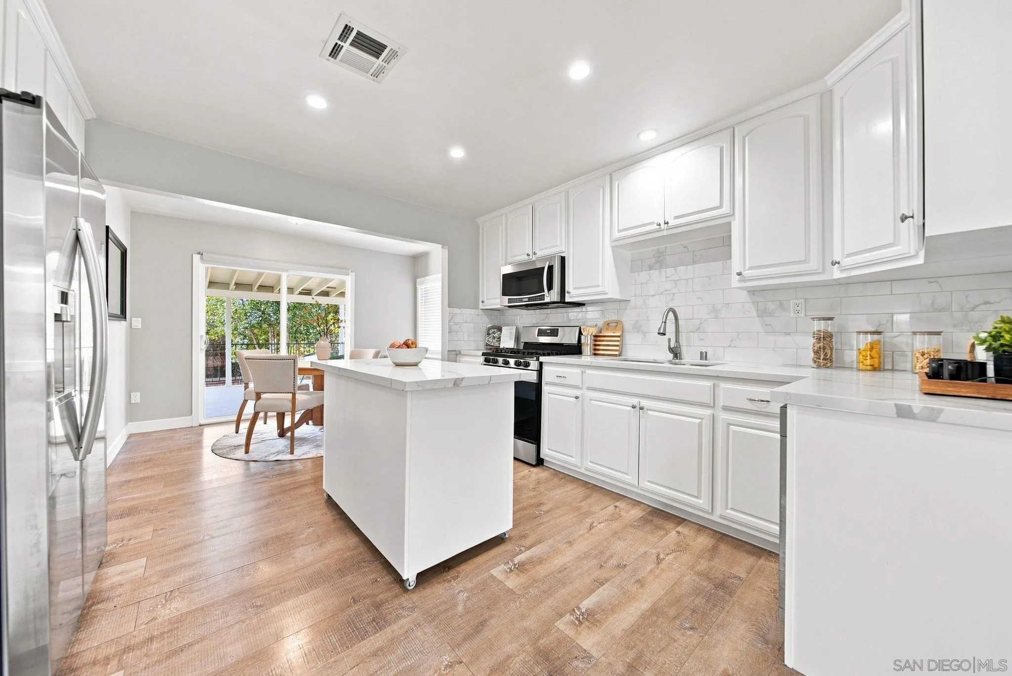 https://cdn.realtyfeed.com/cdn/127/260021994/58661a32fa410aca277764ef6f7c1e7c.webp