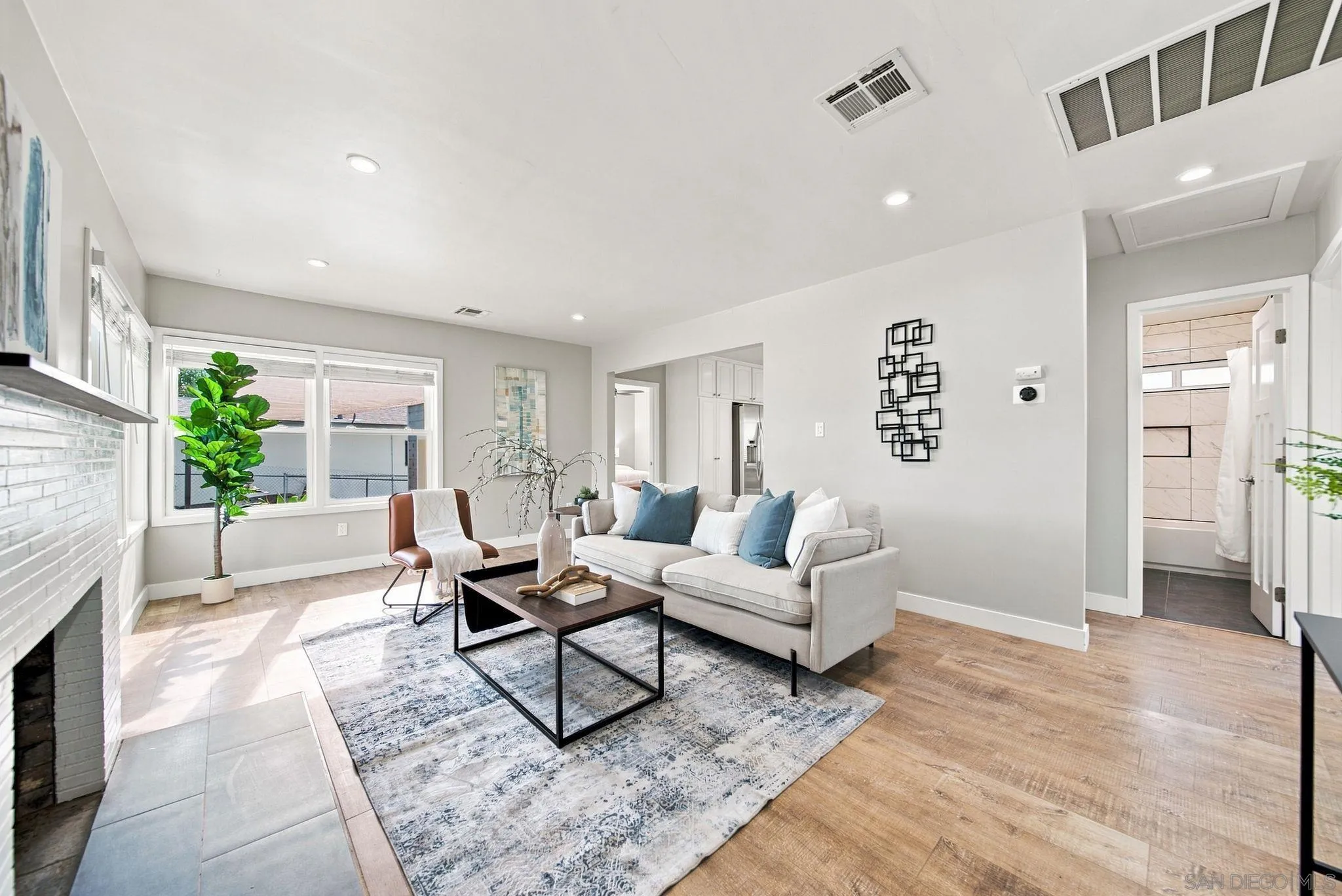 https://cdn.realtyfeed.com/cdn/127/260021994/f394fe54c50fbaa165701d97db175e9d.webp