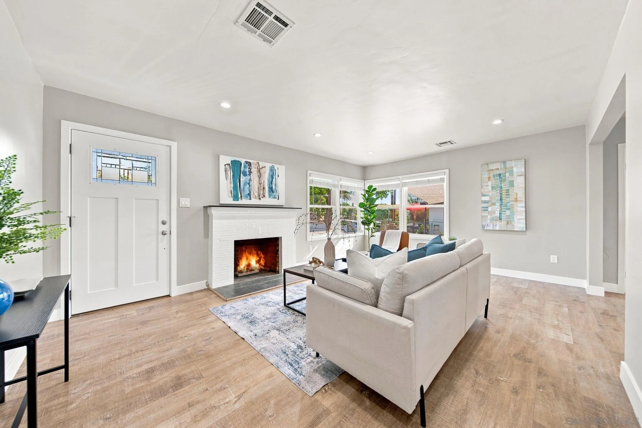 https://cdn.realtyfeed.com/cdn/127/260021994/fef965bd6b91d8e8a21330ab68970083.webp