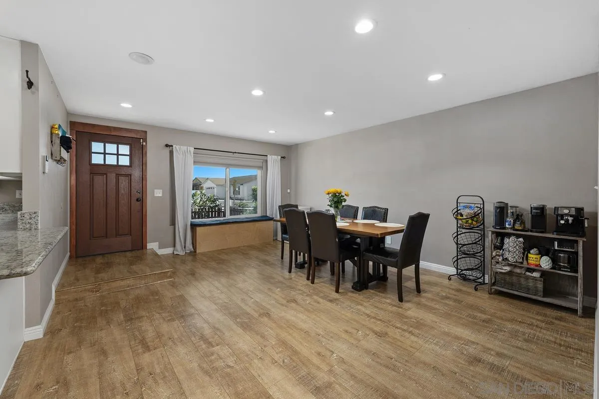 https://cdn.realtyfeed.com/cdn/127/260021996/daeda2a293bd9d34fb09107ea45ba7ff.webp