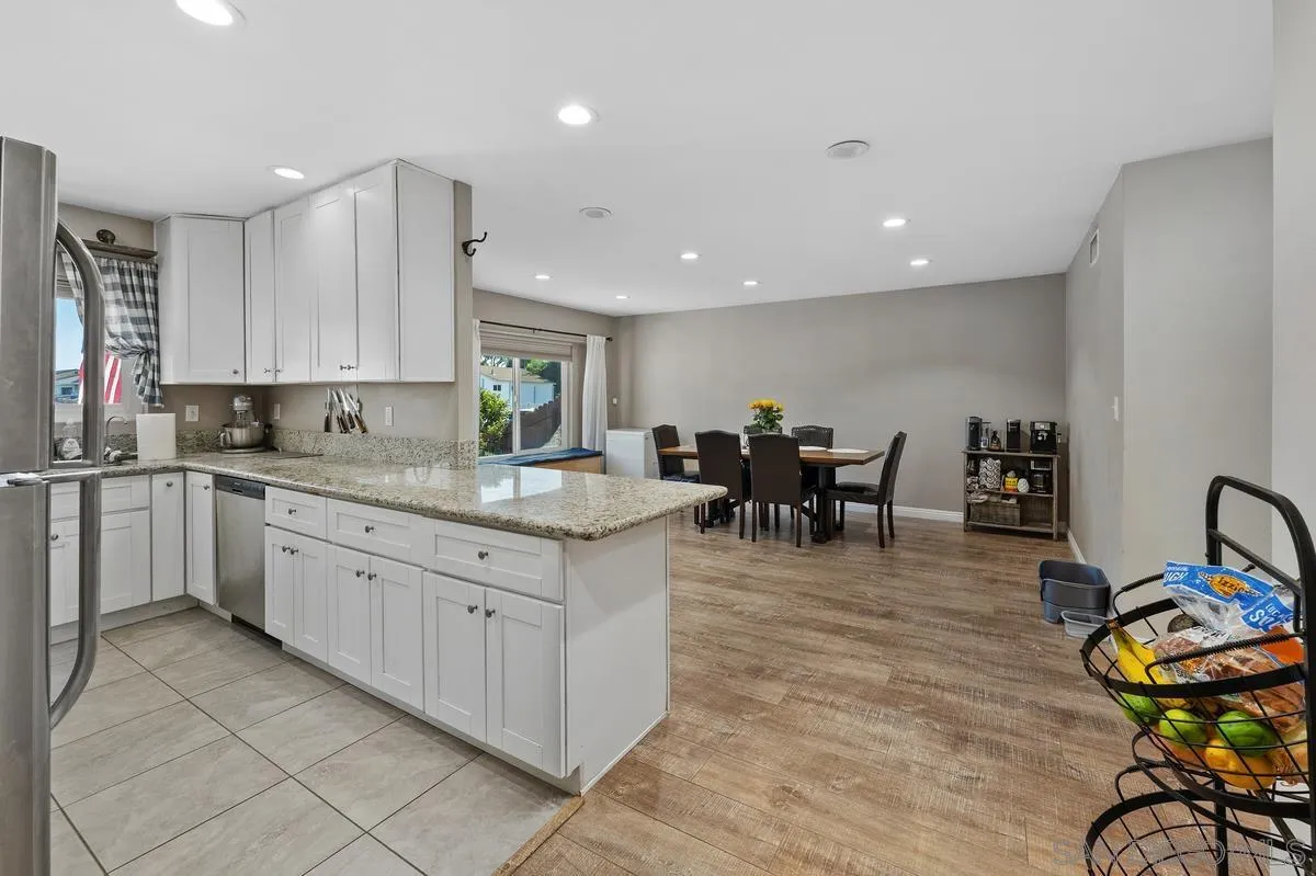 https://cdn.realtyfeed.com/cdn/127/260021996/f80ae7630a7c999782cd179a37120fd1.webp