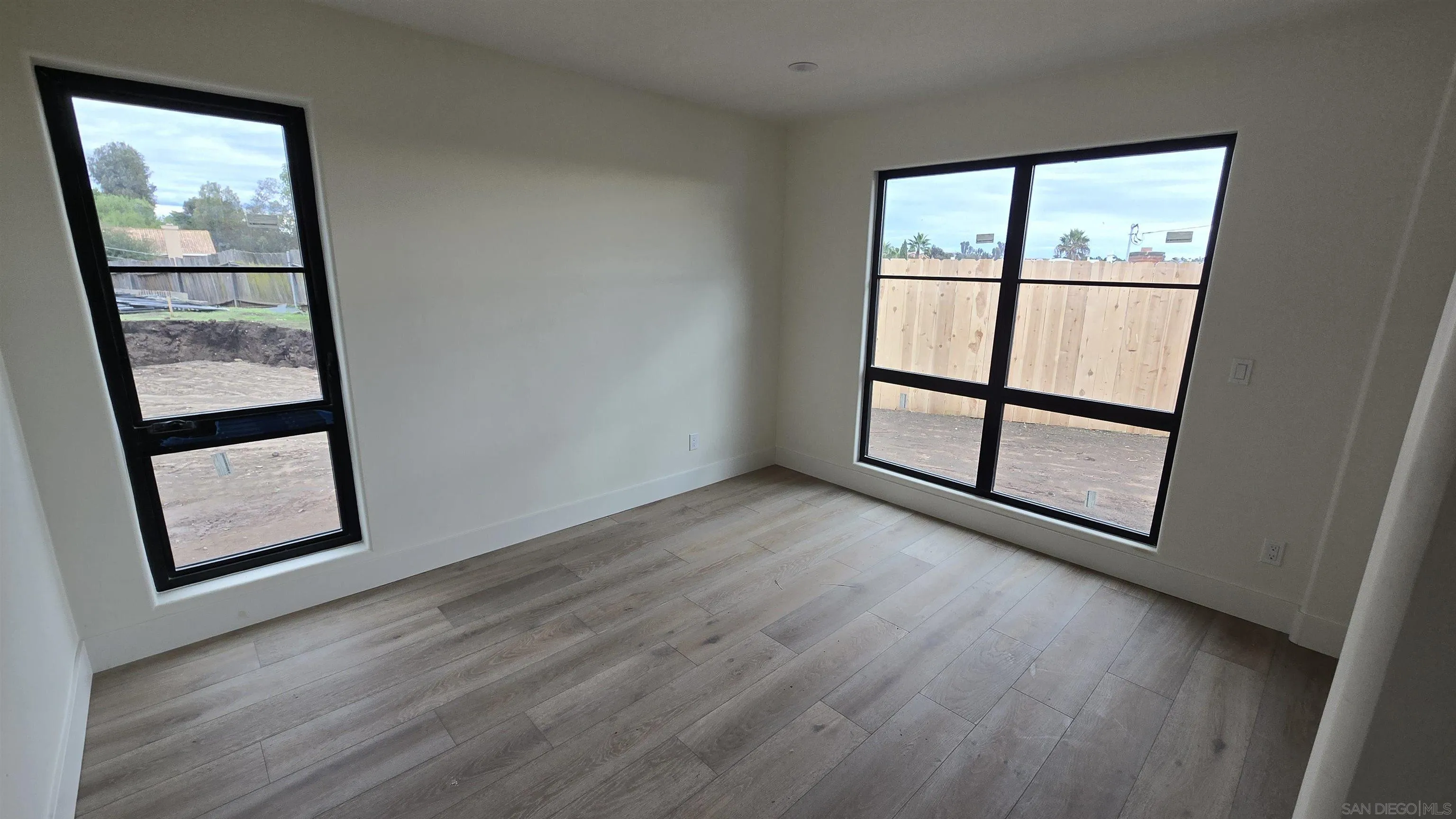 https://cdn.realtyfeed.com/cdn/127/2600220/aac421c7e3804d68b549d35f895e8746.webp