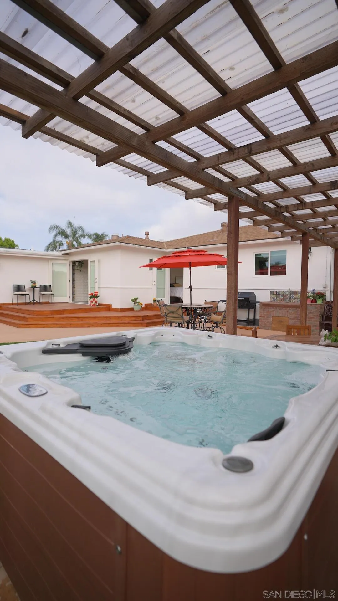 https://cdn.realtyfeed.com/cdn/127/260022000/f11613910f5915a6ab45575a287aa0fd.webp
