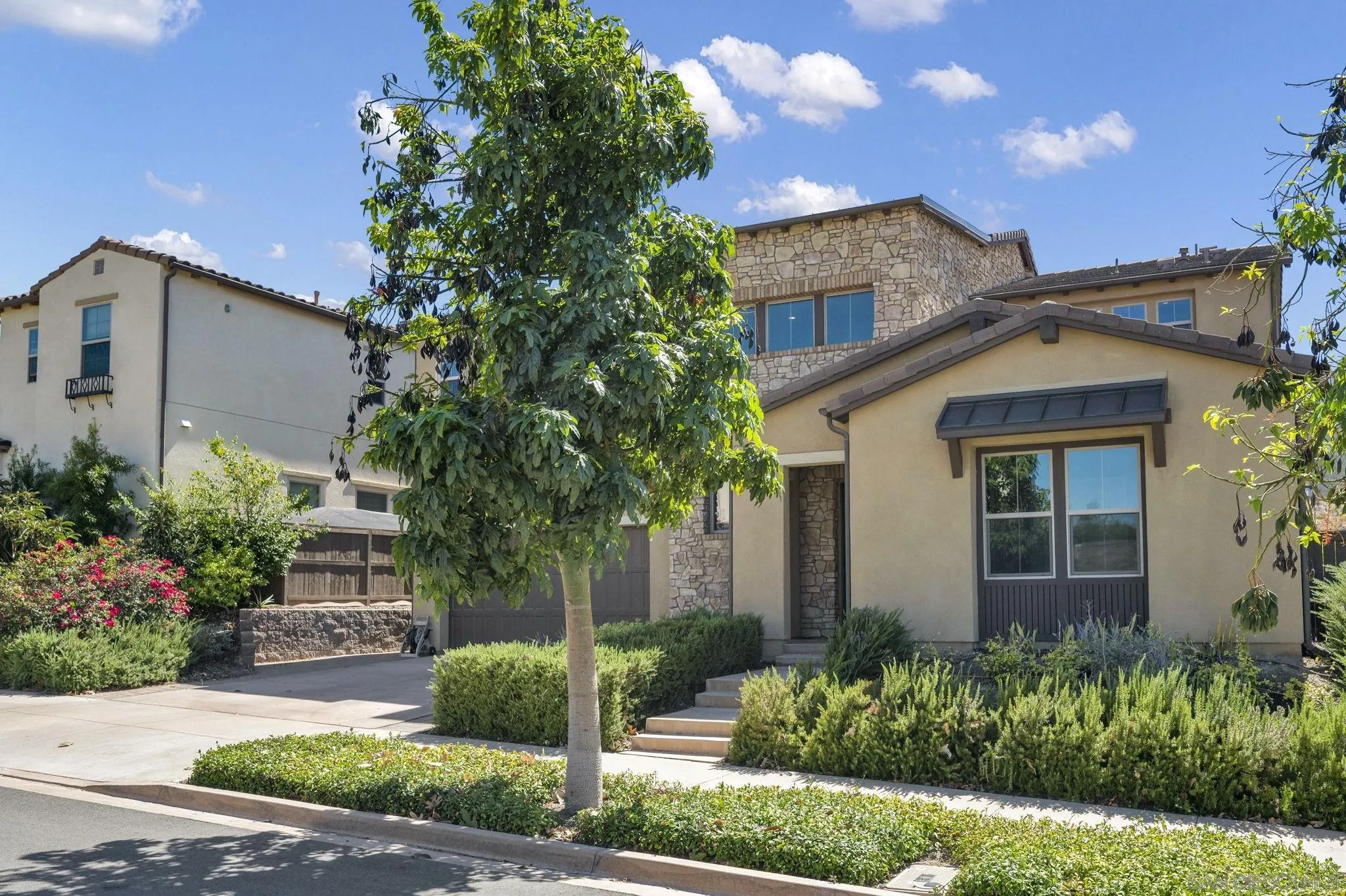 https://cdn.realtyfeed.com/cdn/127/260022003/233e6bce84be9072088aa8d08af8db18.webp