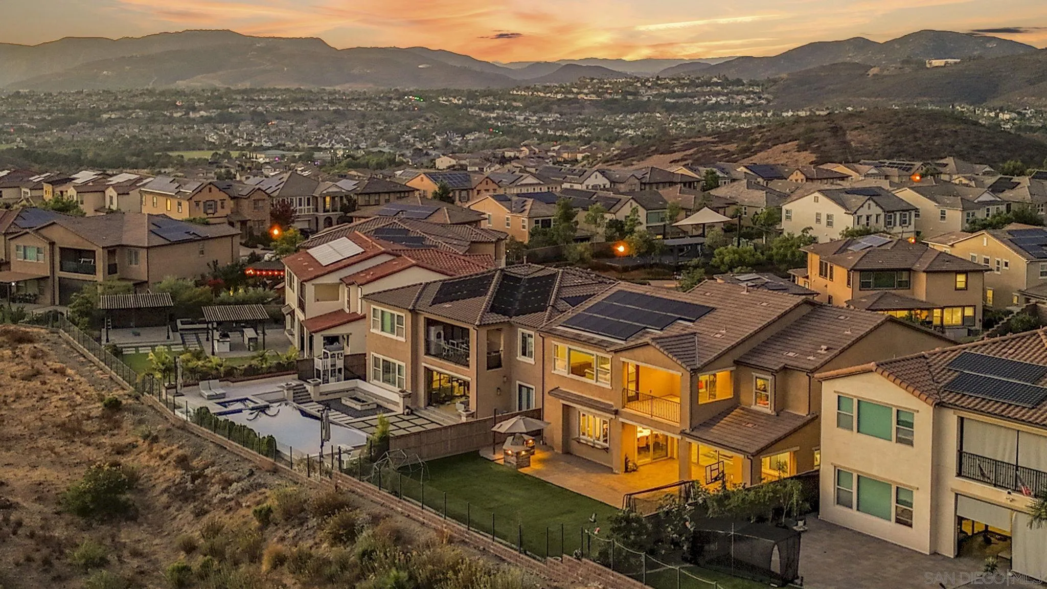 https://cdn.realtyfeed.com/cdn/127/260022003/30d91a2f6aa6745be1bfd218599caa60.webp