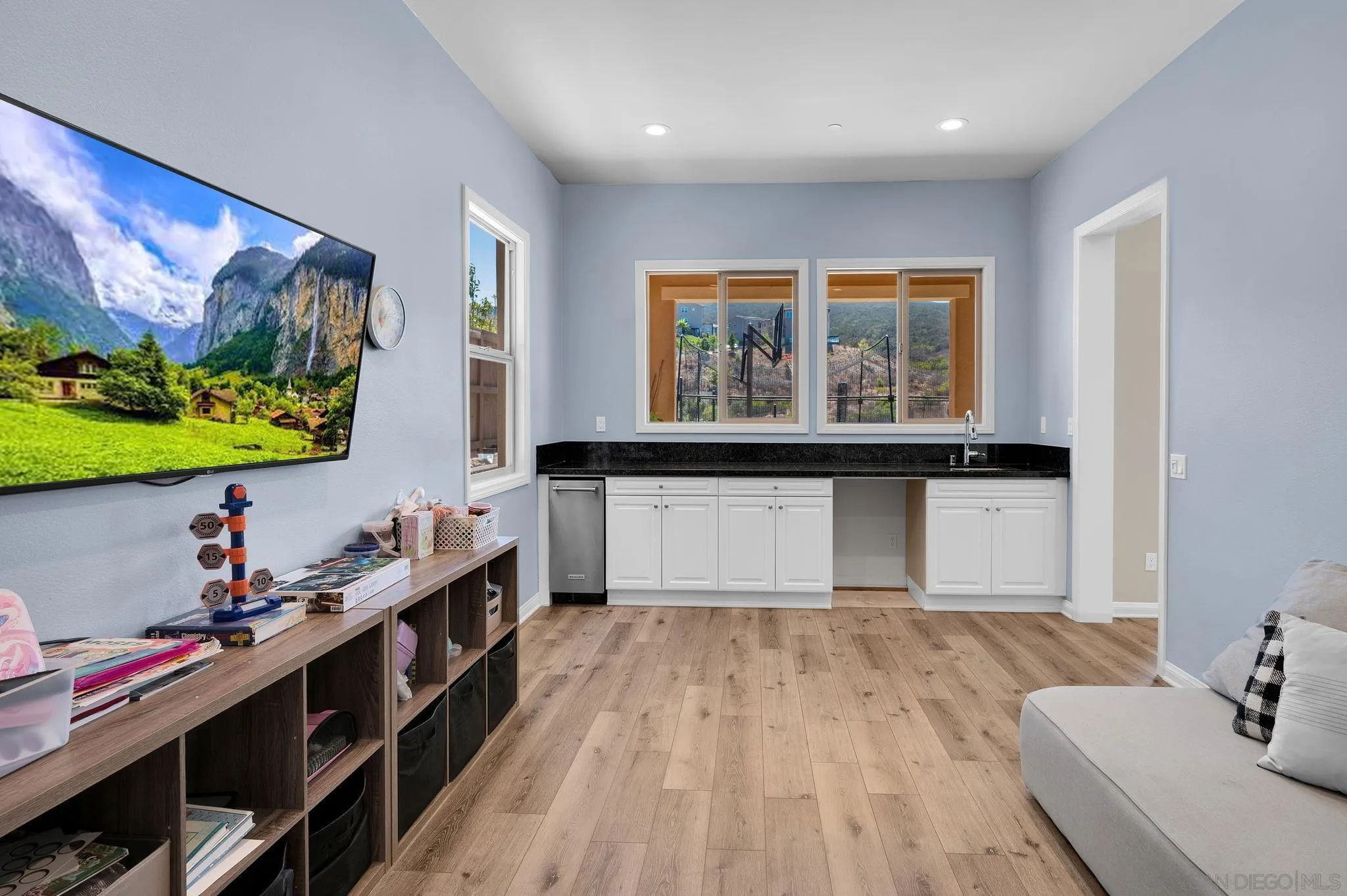 https://cdn.realtyfeed.com/cdn/127/260022003/586bceff1eb0e43e8cbb2466c722fa75.webp