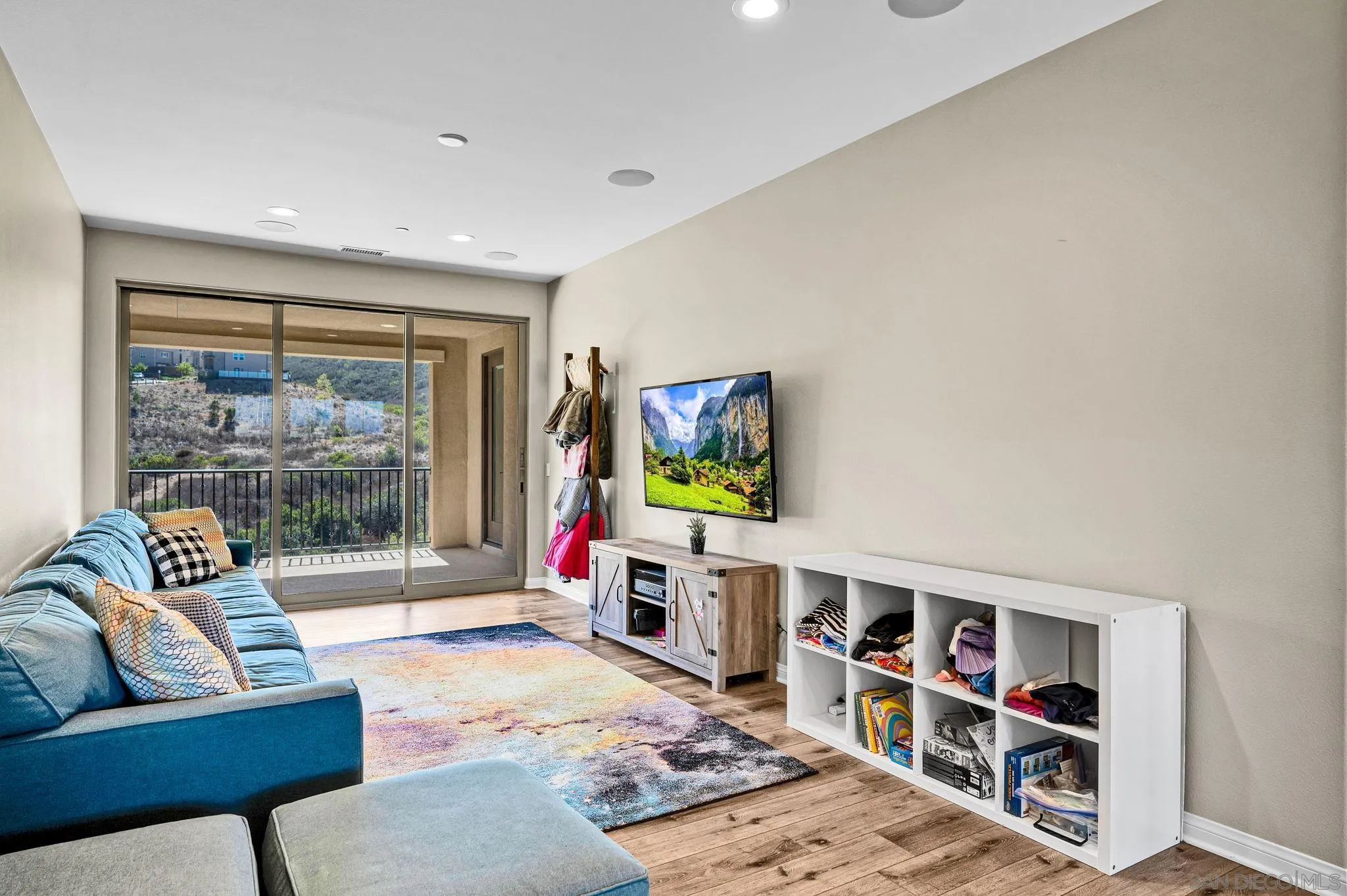 https://cdn.realtyfeed.com/cdn/127/260022003/72657c092545bf4ee3591c8174afd457.webp