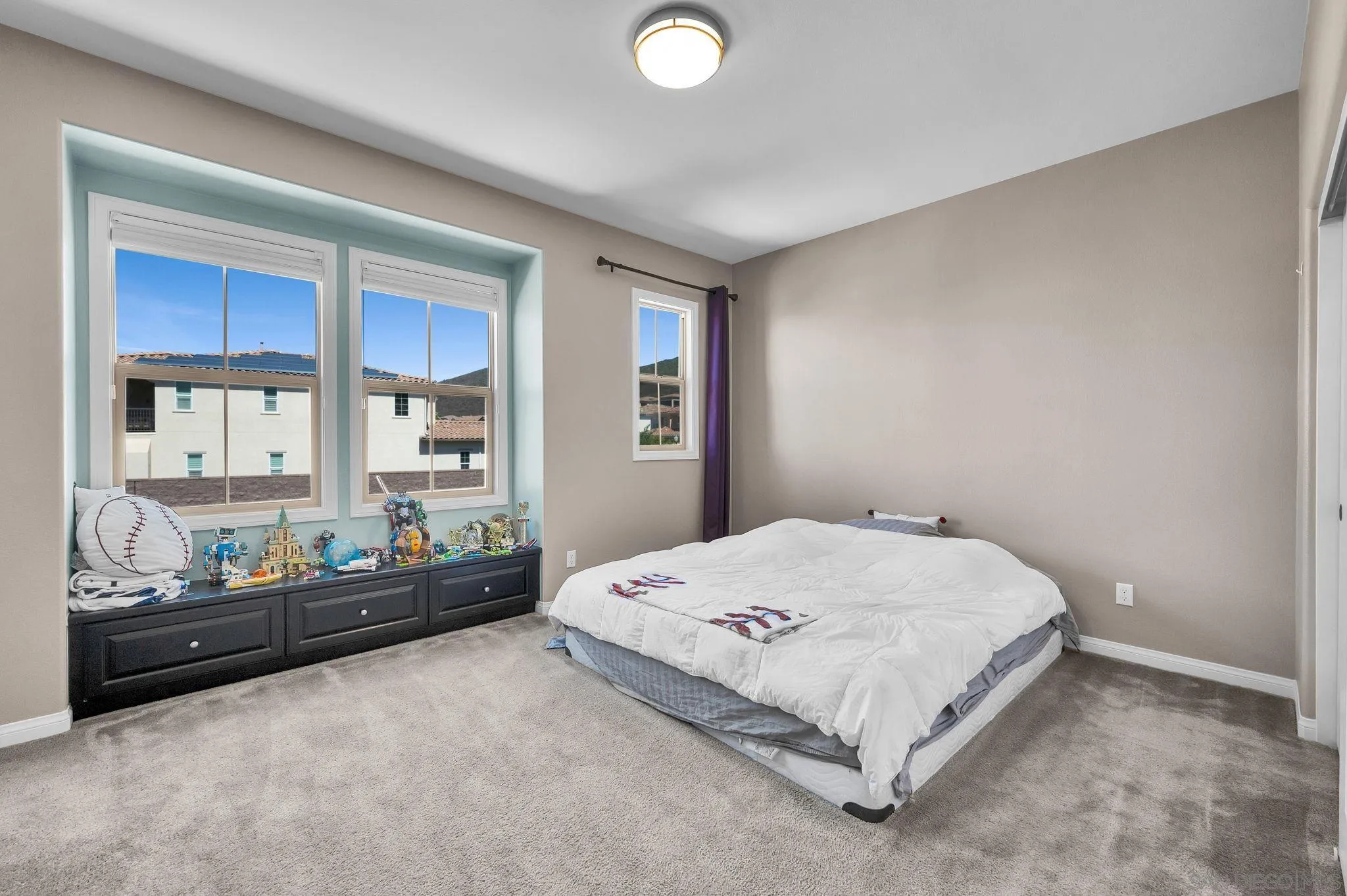 https://cdn.realtyfeed.com/cdn/127/260022003/7feed609bcd9747ffb082a36e1d1cfbb.webp