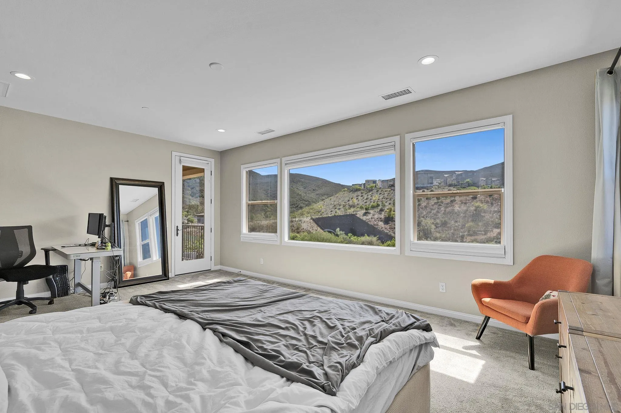 https://cdn.realtyfeed.com/cdn/127/260022003/85a153c46e78a5756e1d570d52d3f7c4.webp