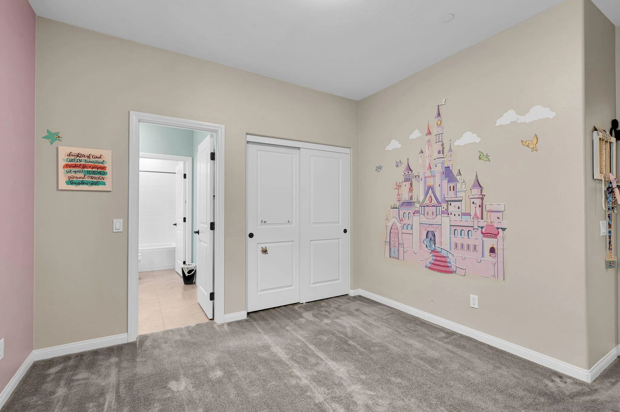 https://cdn.realtyfeed.com/cdn/127/260022003/bae2541d559a98cfcd134ef508534549.webp