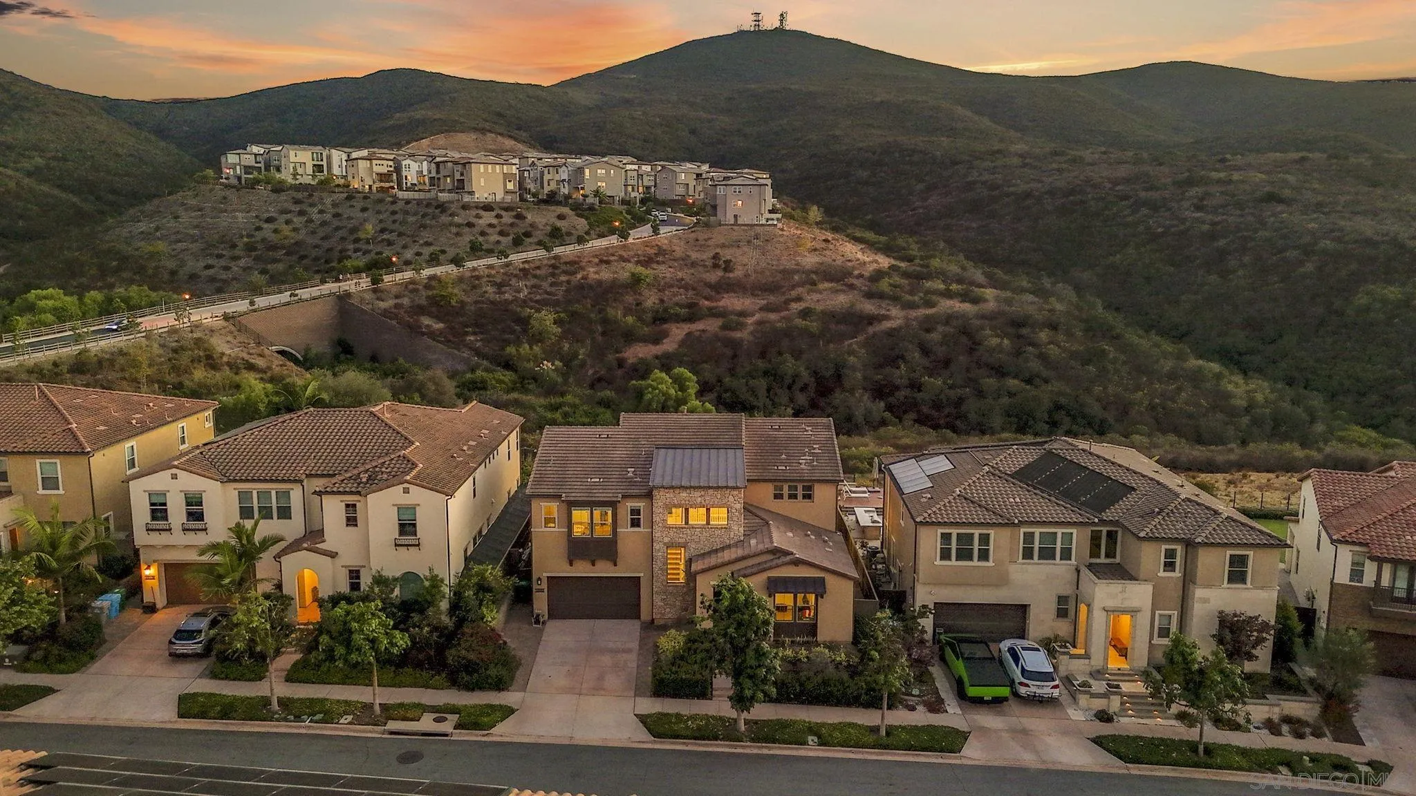 https://cdn.realtyfeed.com/cdn/127/260022003/c85cf6c6b93d6be999713e17e8a812fb.webp