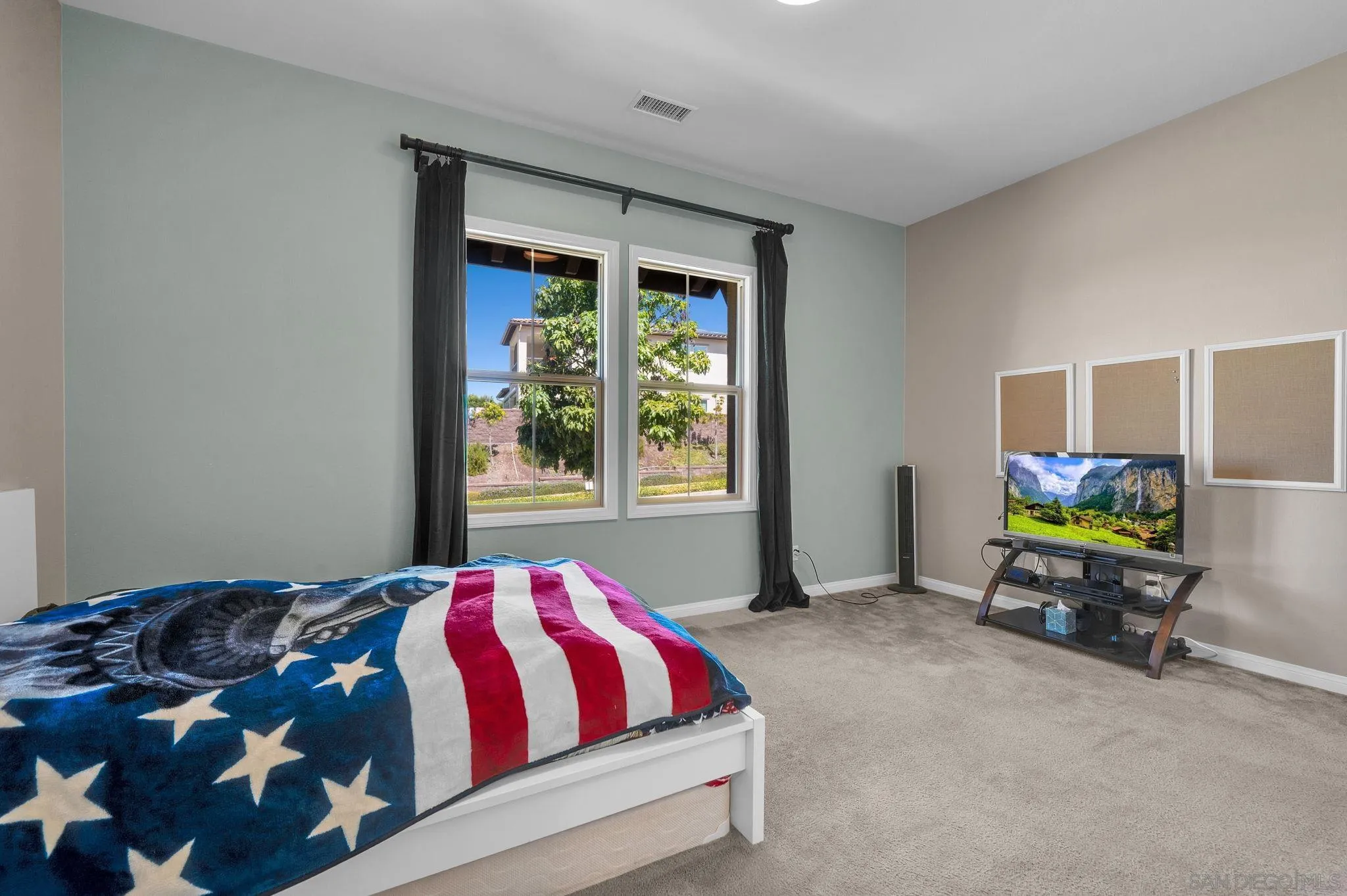 https://cdn.realtyfeed.com/cdn/127/260022003/cb09fdd942f0e9a91cb3752e270fa946.webp